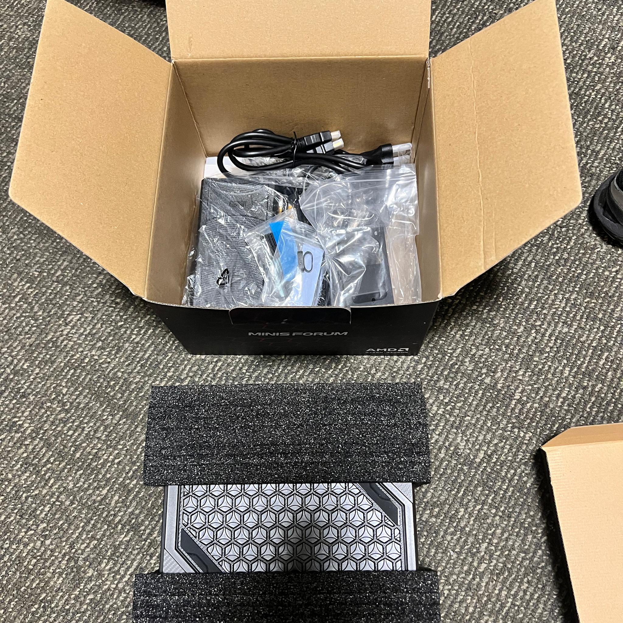 BAREBONES Minisforum Neptune HX100G Mini-PC w/ AMD Ryzen 7840HS/RX6650M
