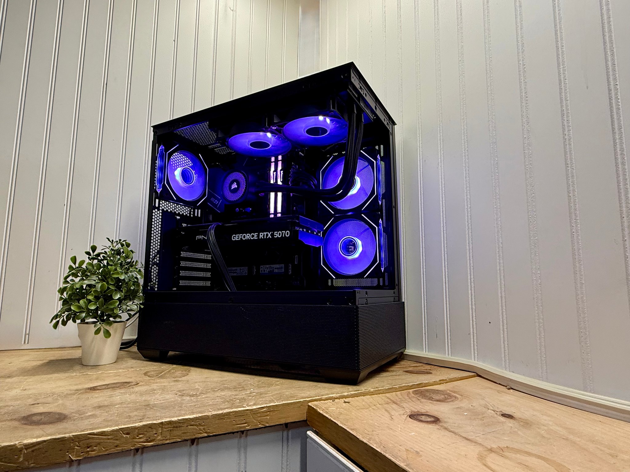 BLACK FRIDAY WEEK 1 DARK FORCE 13700kf/5070/32g ddr5/2TB NVME+2TB SSD/750watt psu/240mm AIO