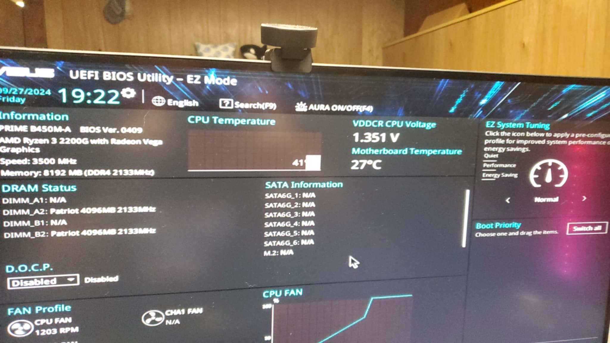 Asus Prime B450M-A with AMD Ryzen 3 2200 G and 8gb of Viper 3000MHz DDR4 Ram