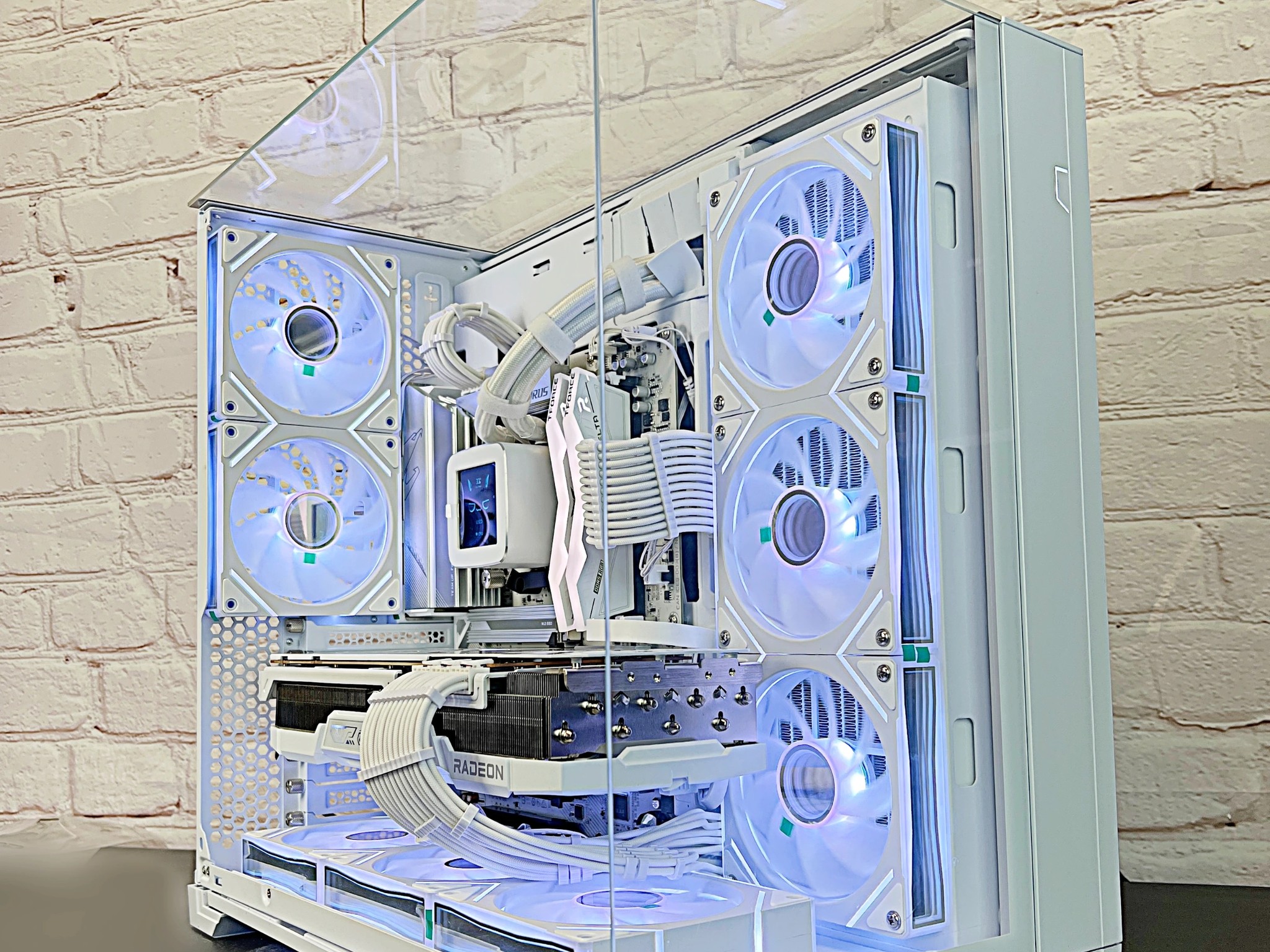 ✨The Vision✨ Ryzen 7 9800X3D ✨ RX 7900 XTX 24GB ✨ 32GB DDR5