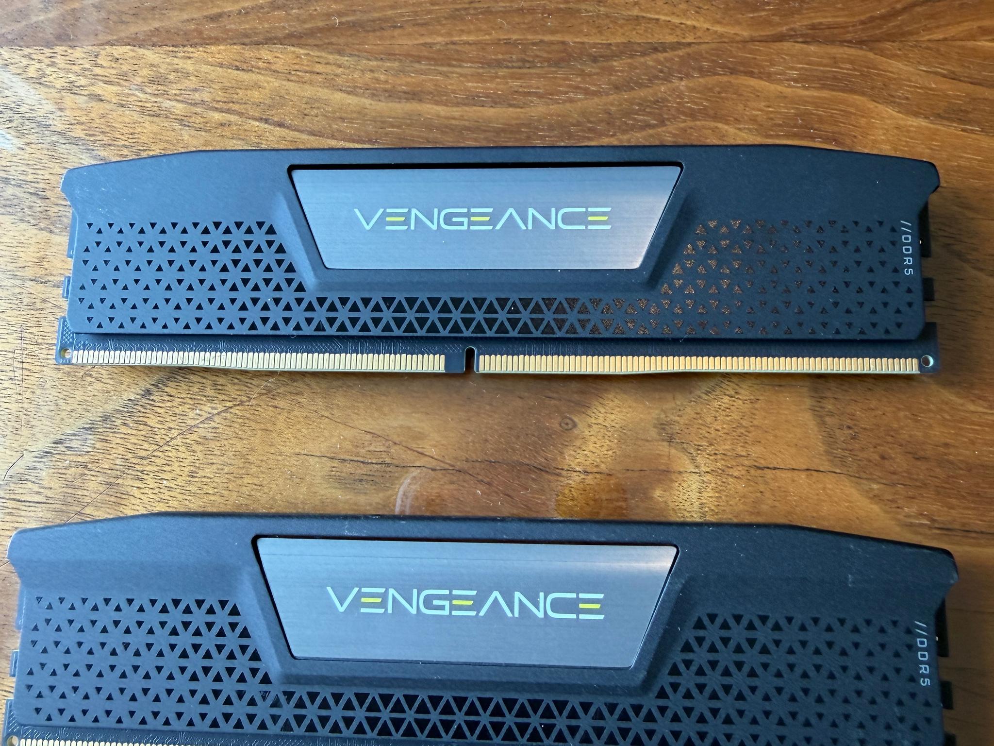 VENGEANCE® 32GB (2x16GB) DDR5 DRAM 5600MT/S CL40 Memory - Black