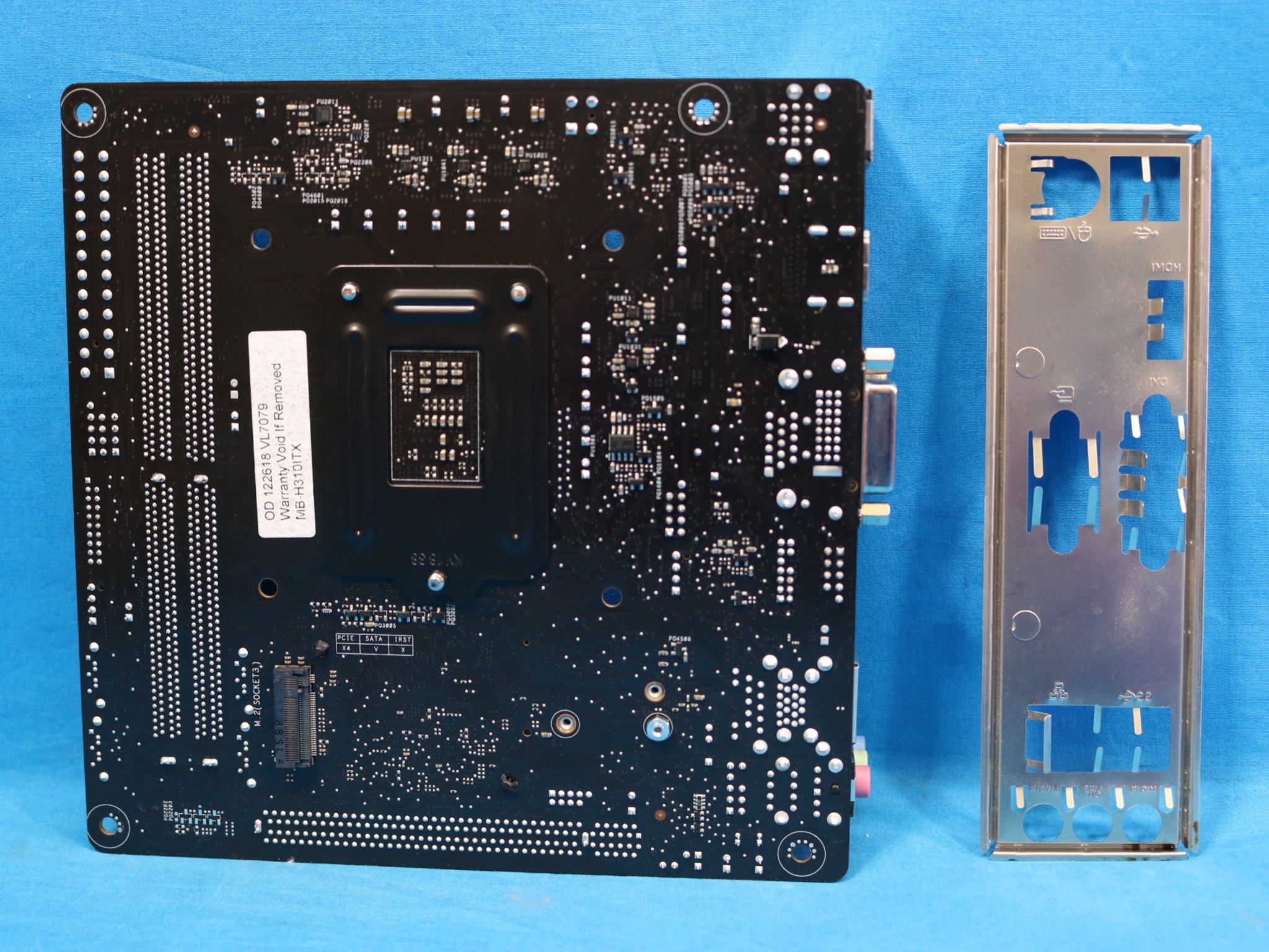 ASUS Prime H310I-PLUS R2.0/CSM Intel LGA1151/Socket H4 DDR4 mini-ITX Motherboard & I/O - 4136223211