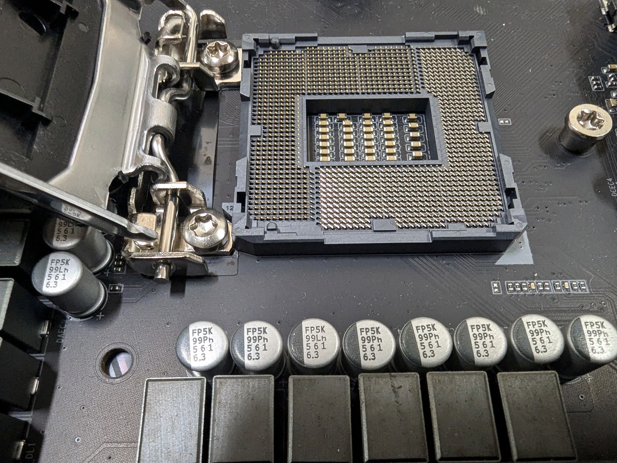 Used- Great Condition - Gigabyte Z390 Aorus Elite
