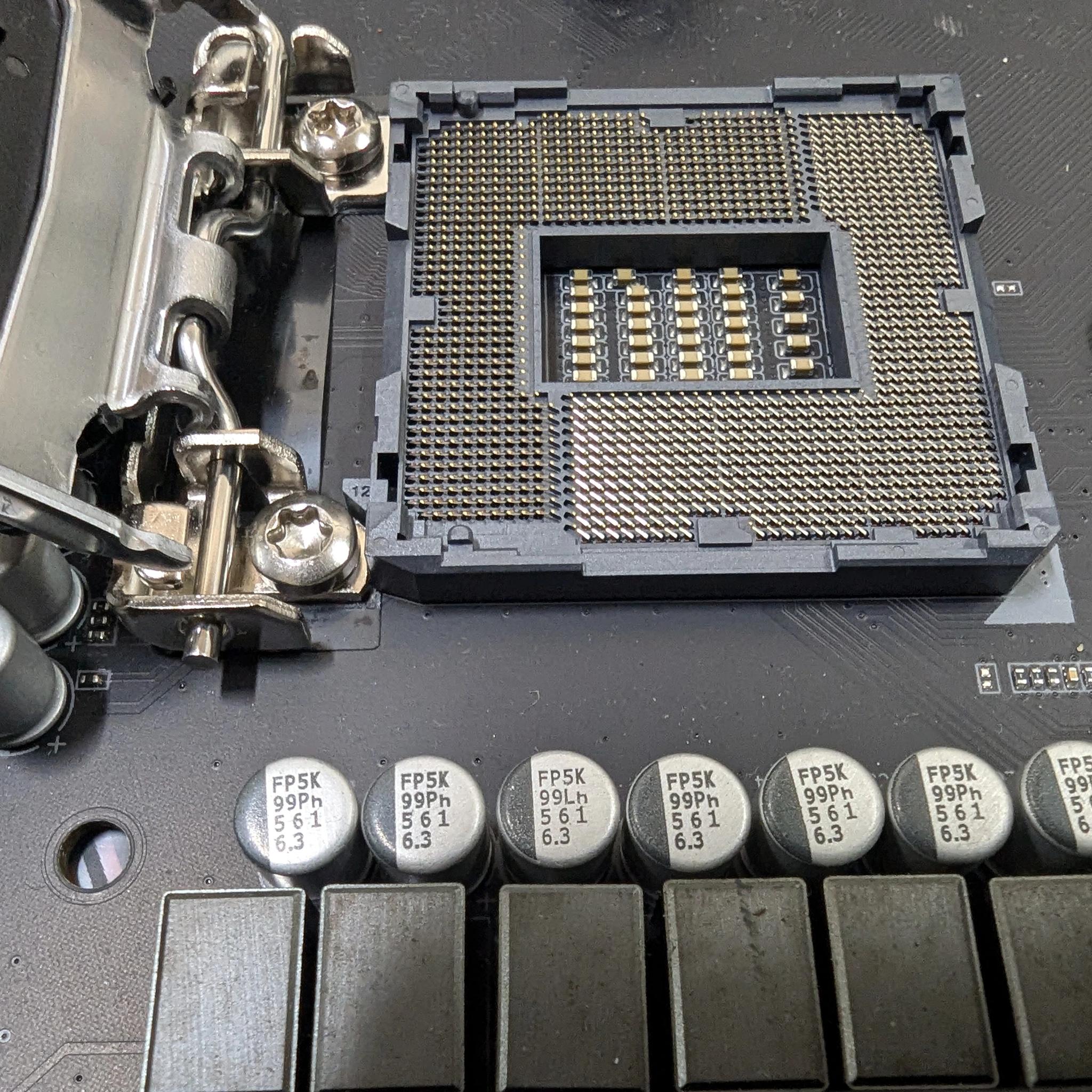 Used- Great Condition - Gigabyte Z390 Aorus Elite