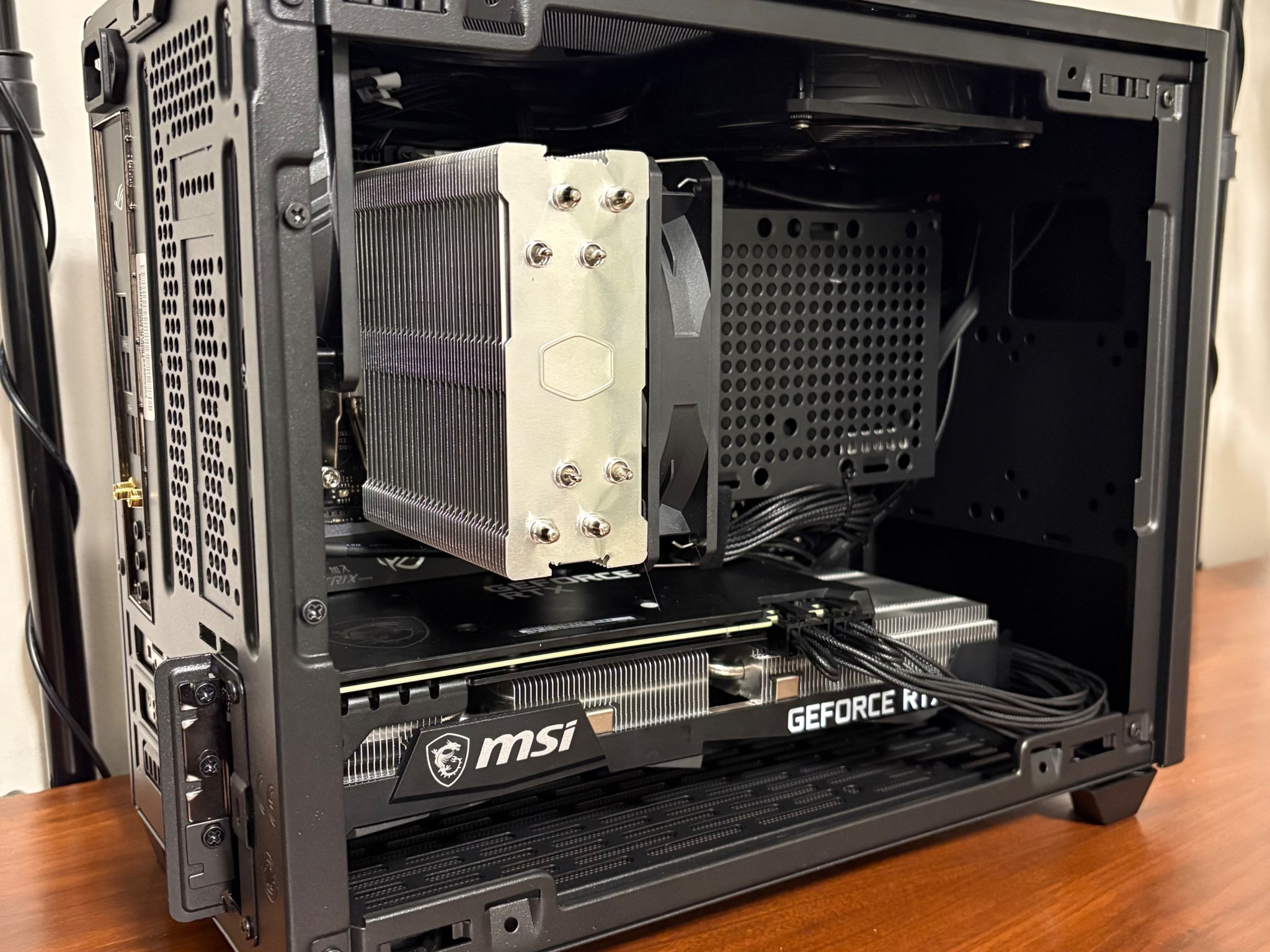 RTX 3070 | Ryzen 5 3600 | 16GB DDR4 | 1TB SSD | 850W PSU | 2 x Fans | Air Cooler
