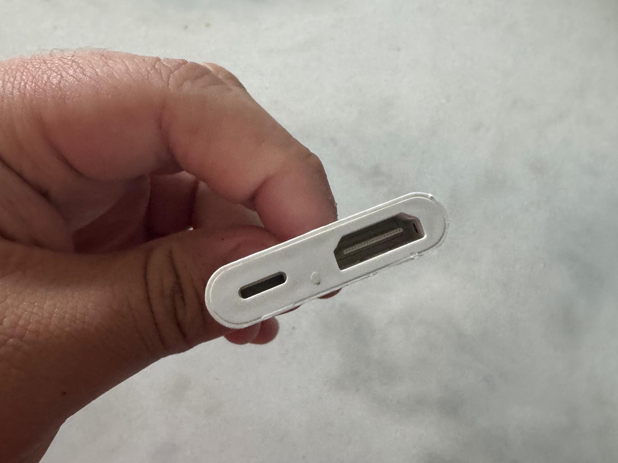 Lightning to HDMI adapter