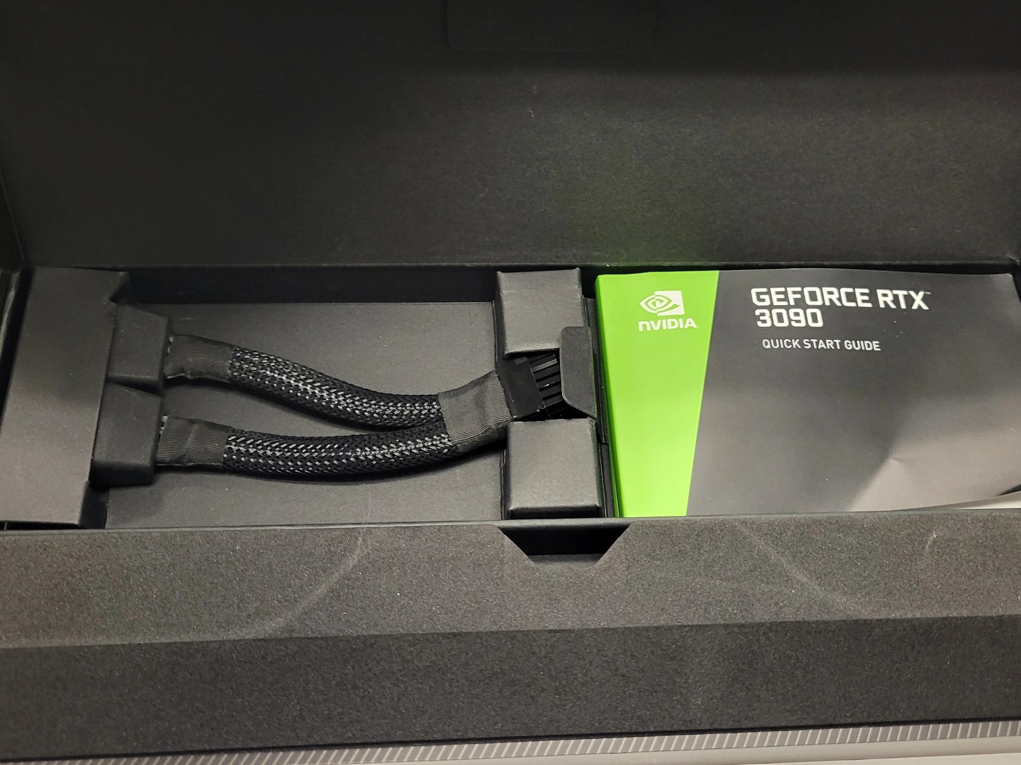 NVIDIA RTX 3090 FE 24GB, fantastic condition, never used for mining