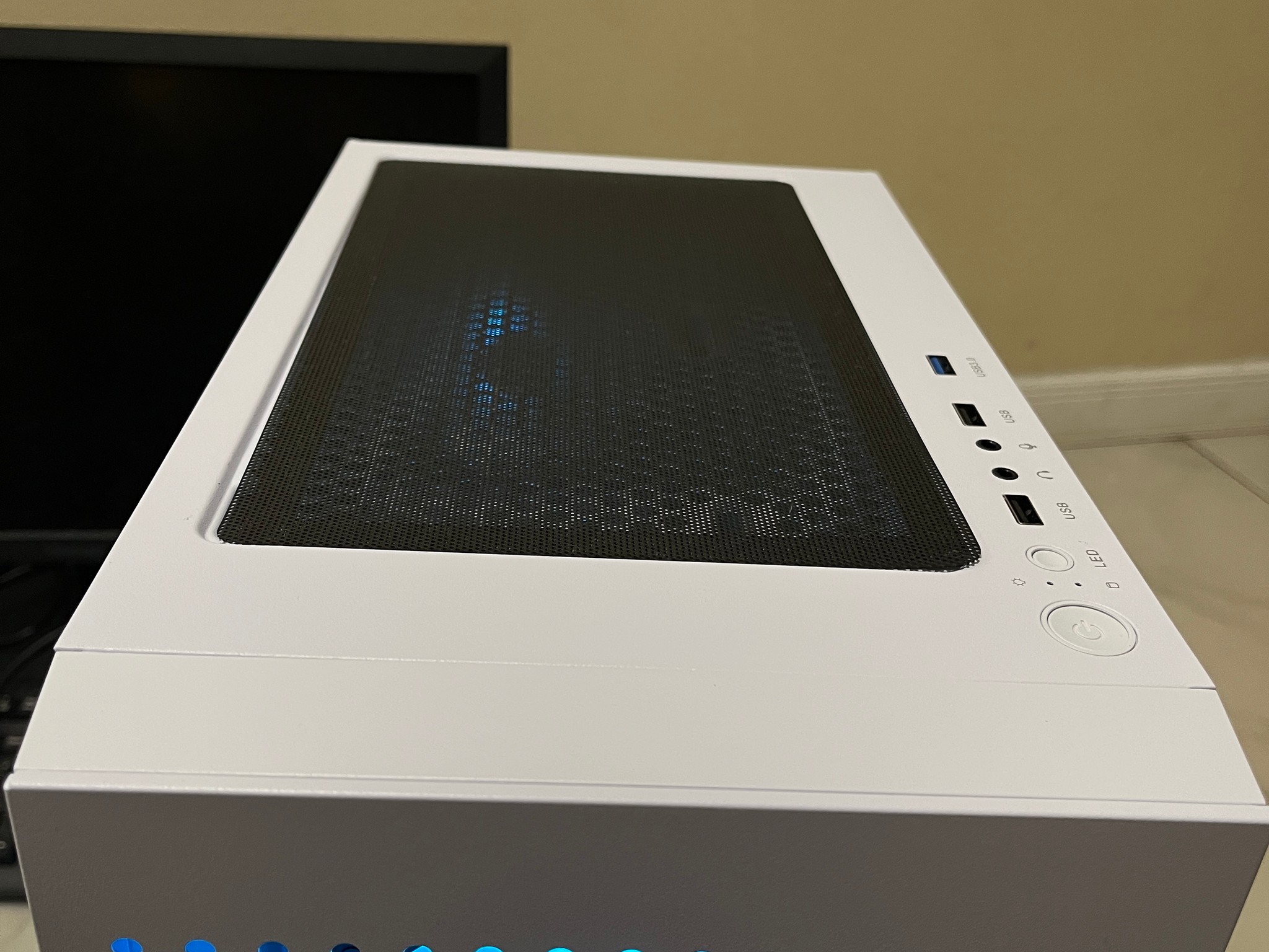 🟠🔥NVIDIA RTX 2080, Intel i5-10400, 16GB RAM, 870 GB Storage, High Performance RGB Gaming PC 🖥️