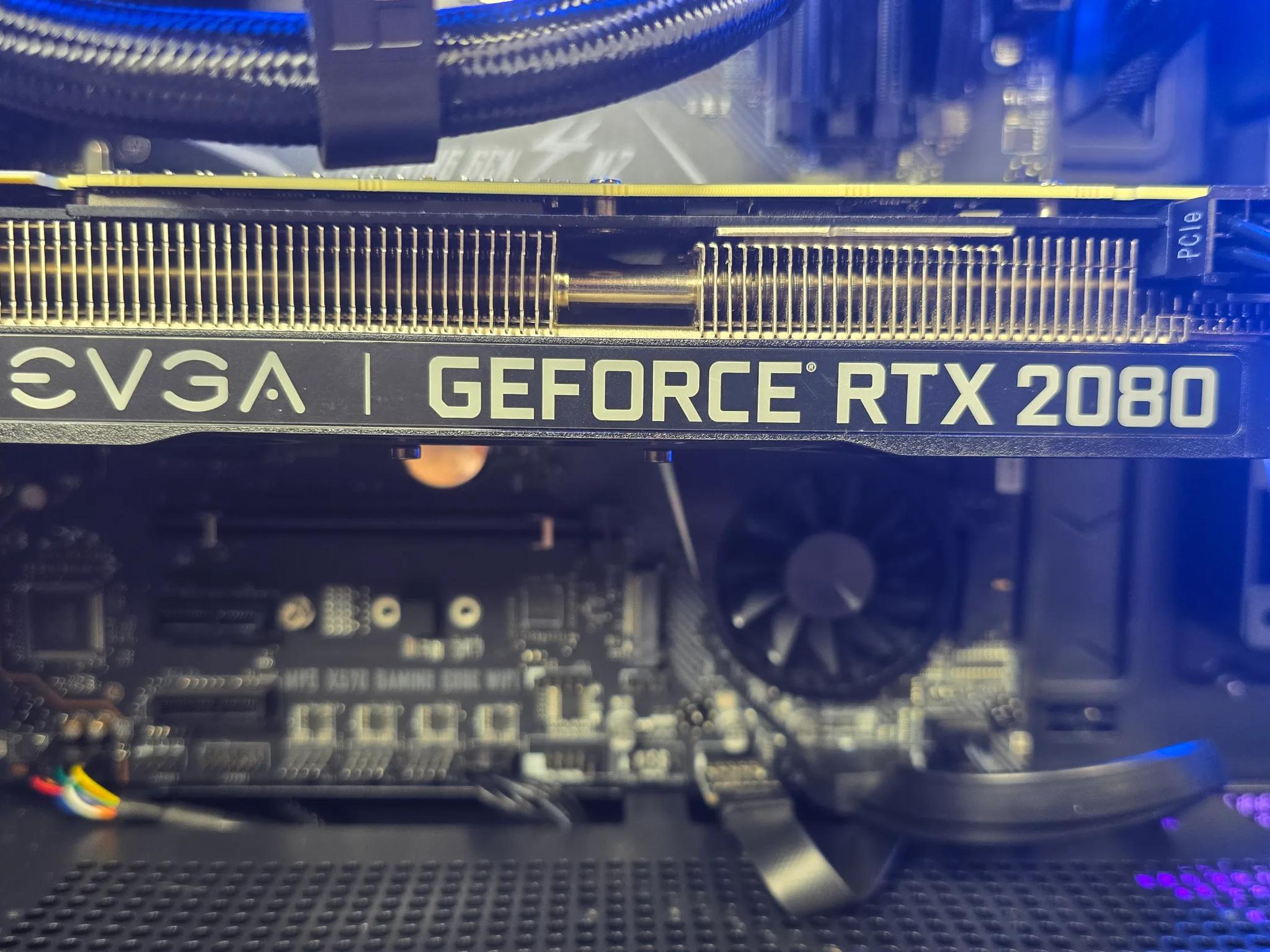RTX 2080 Super - Ryzen 9 3900x - 32 GB Ram - WiFi - 1TB SSD