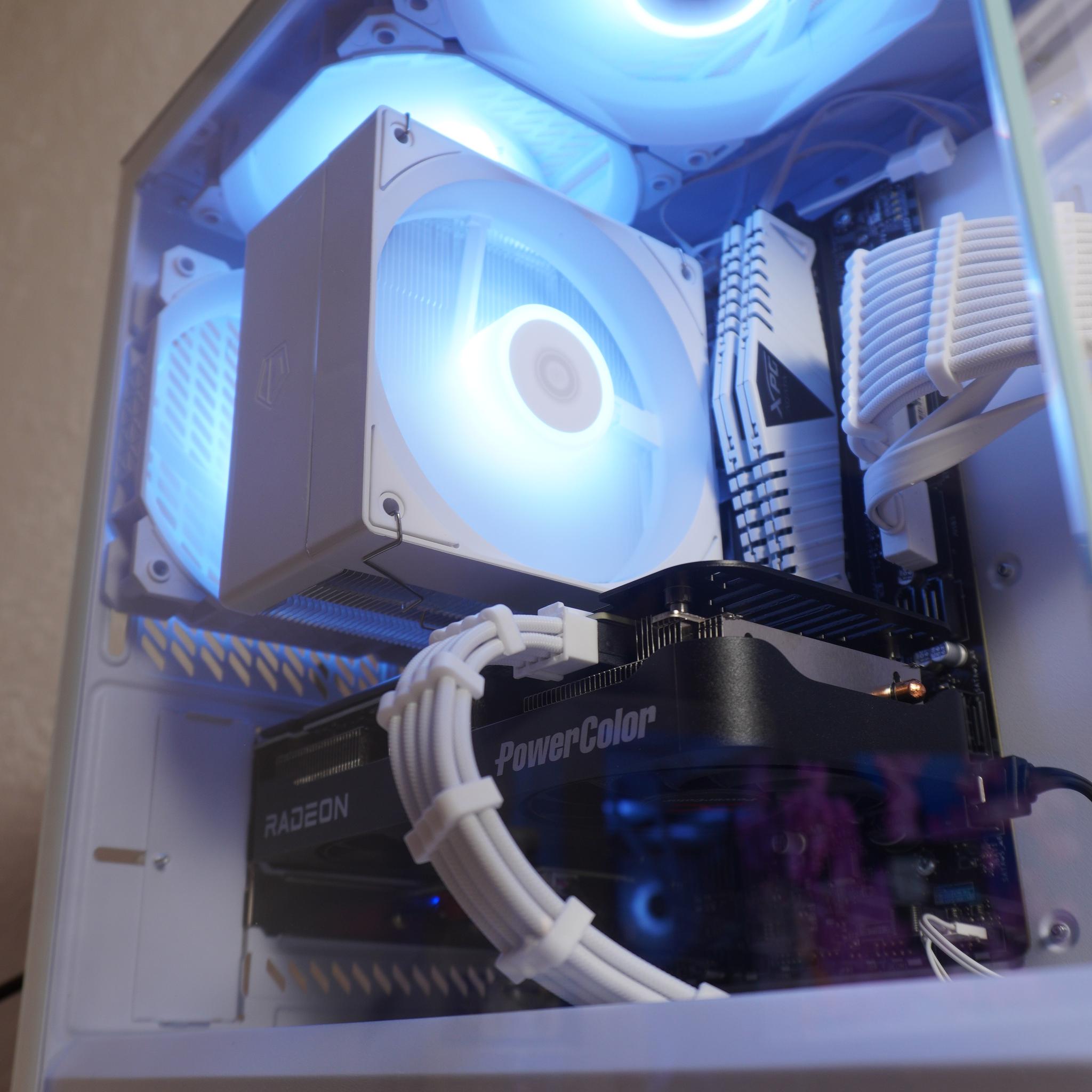 Soul White | RX 9060 XT | I7 10700 | 16GB DDR4 | 500GB 2.5 SSD|
