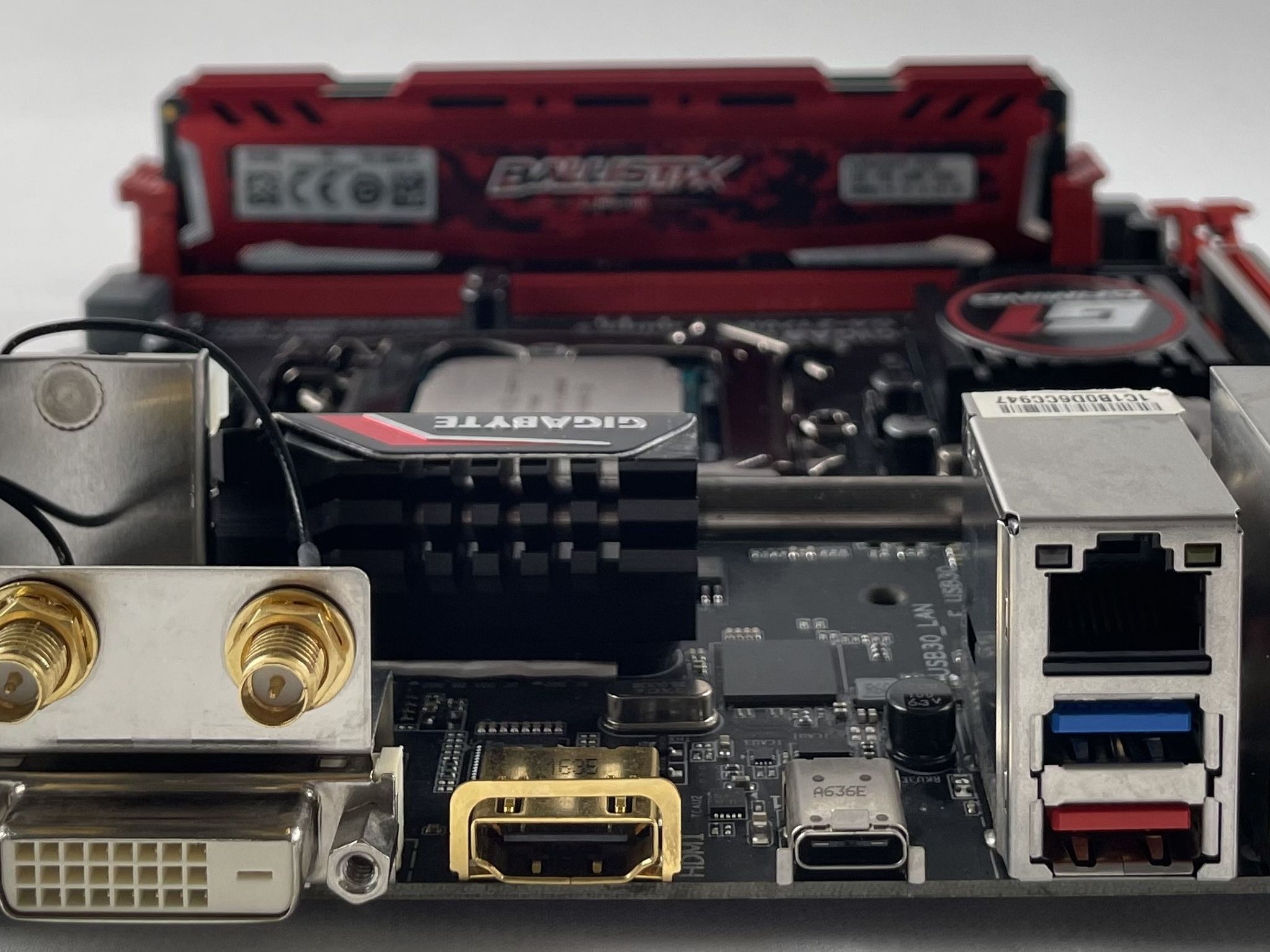 Gigabyte GA-Z170N-Gaming 5, mini-ITX MOBO Bundle Intel i7-7700K CPU 16GB (2x8 GB) DDR4 RAM IO Shield