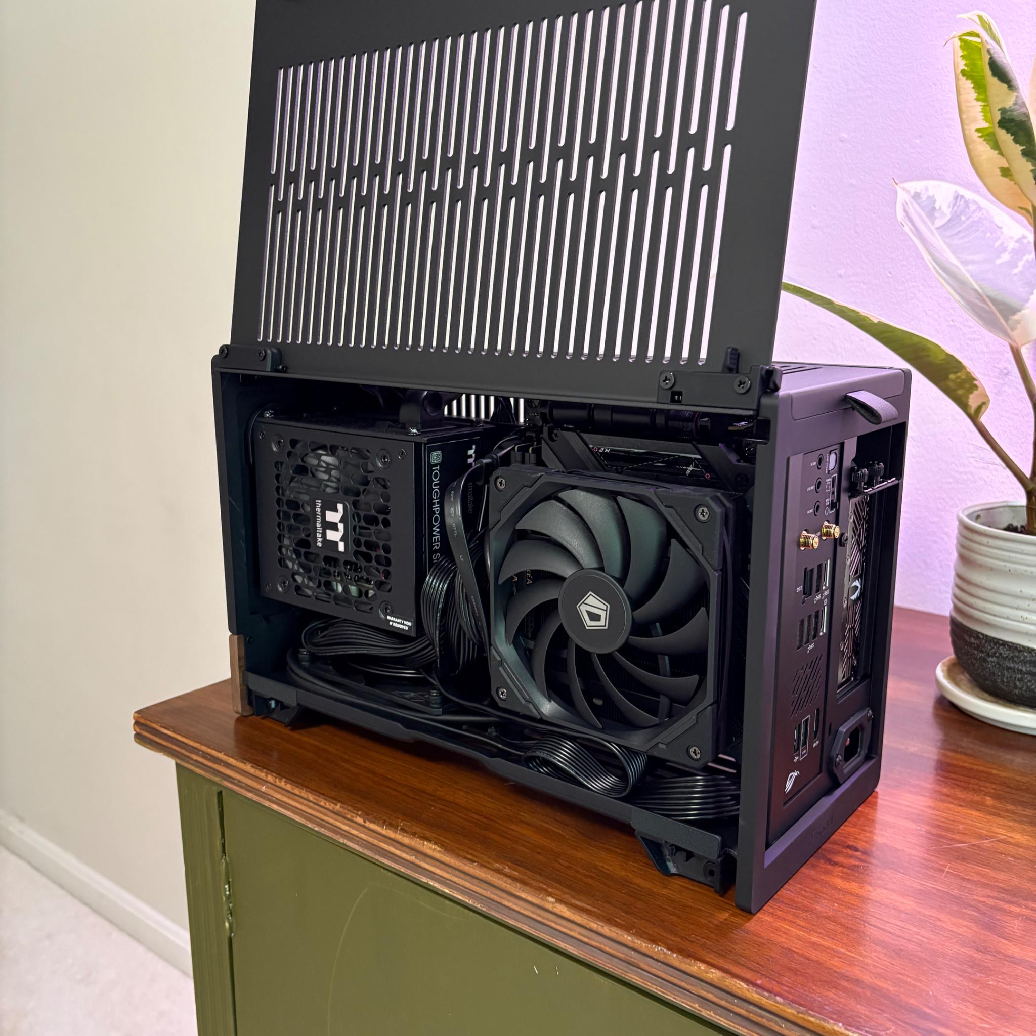 RTX 5070TI | Ryzen 7 7800X3D | 32GB DDR5 | 1.5TB SSD | 1000W PSU | 1x 120MM Fan | Fractal Terra ITX