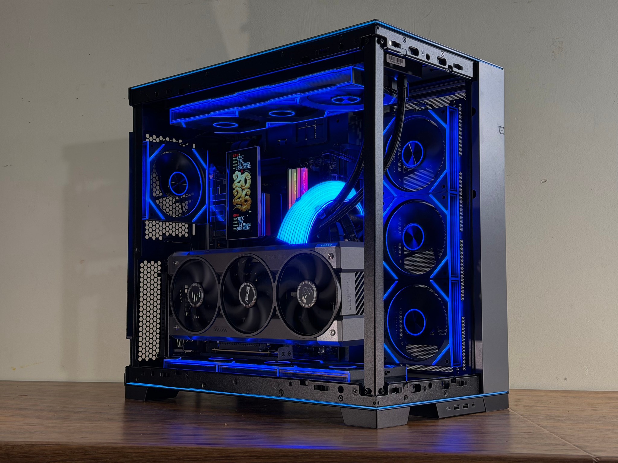 👑 APEX MIRRORSTORM SHOWCASE— 9950X3D | RTX 5080 | 32GB 8000mhz| 2tb 990 pro| 1000w PSU |