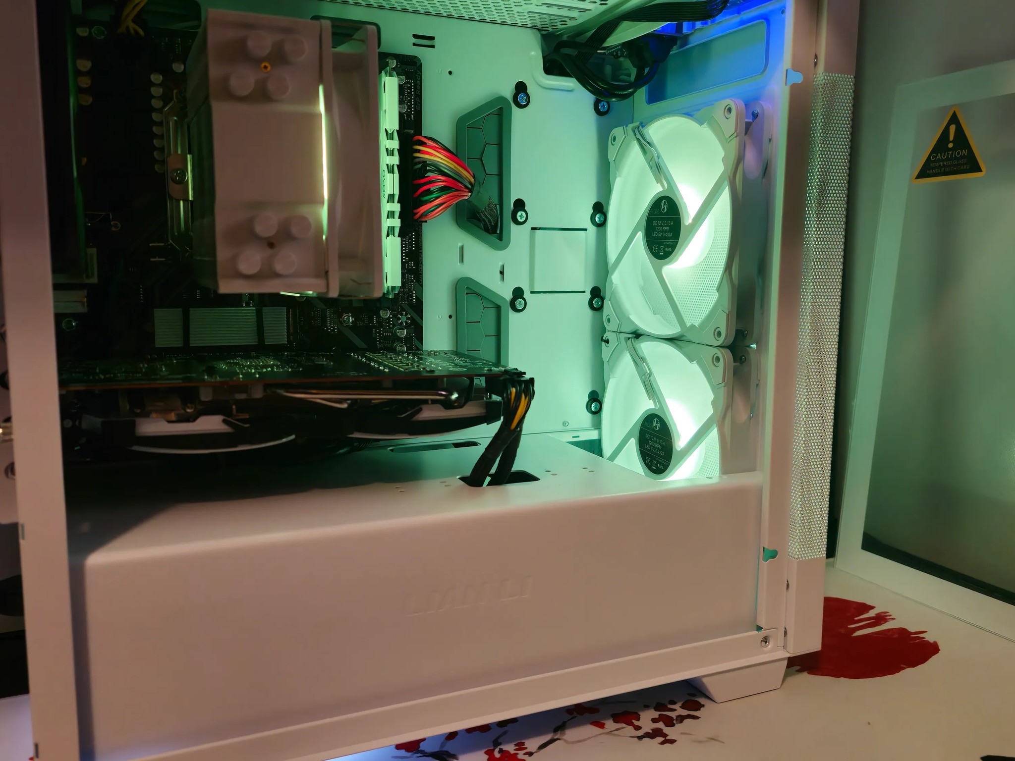 Frosty Mini Mesh Ryzen 5 5600X / 16GB DDR4/1TB SSD / RX6600 8GB
