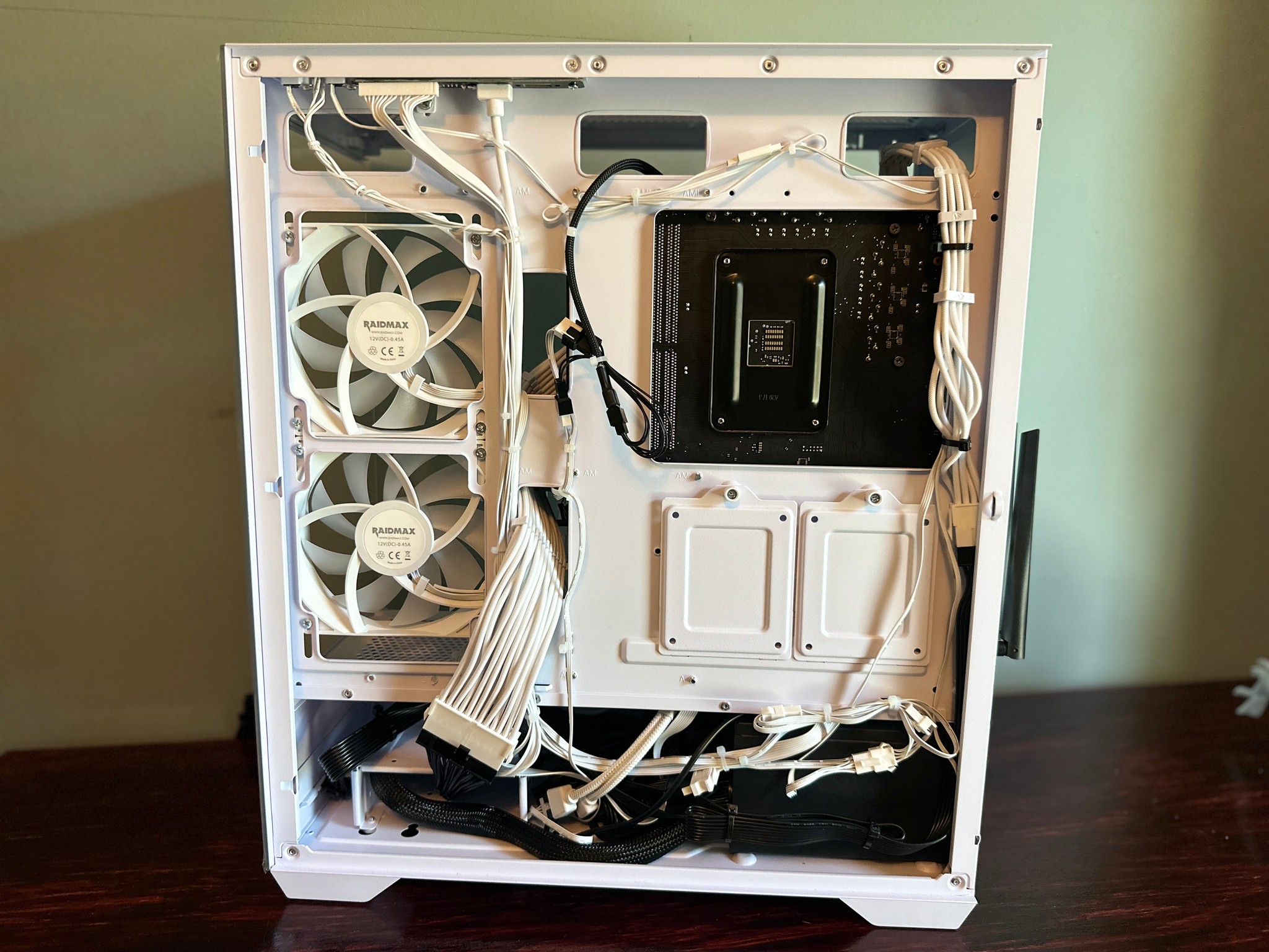 Moon Knight | Ryzen 5 3600 | RX580 8GB | 16GB RAM | 512GB NVME | WiFi