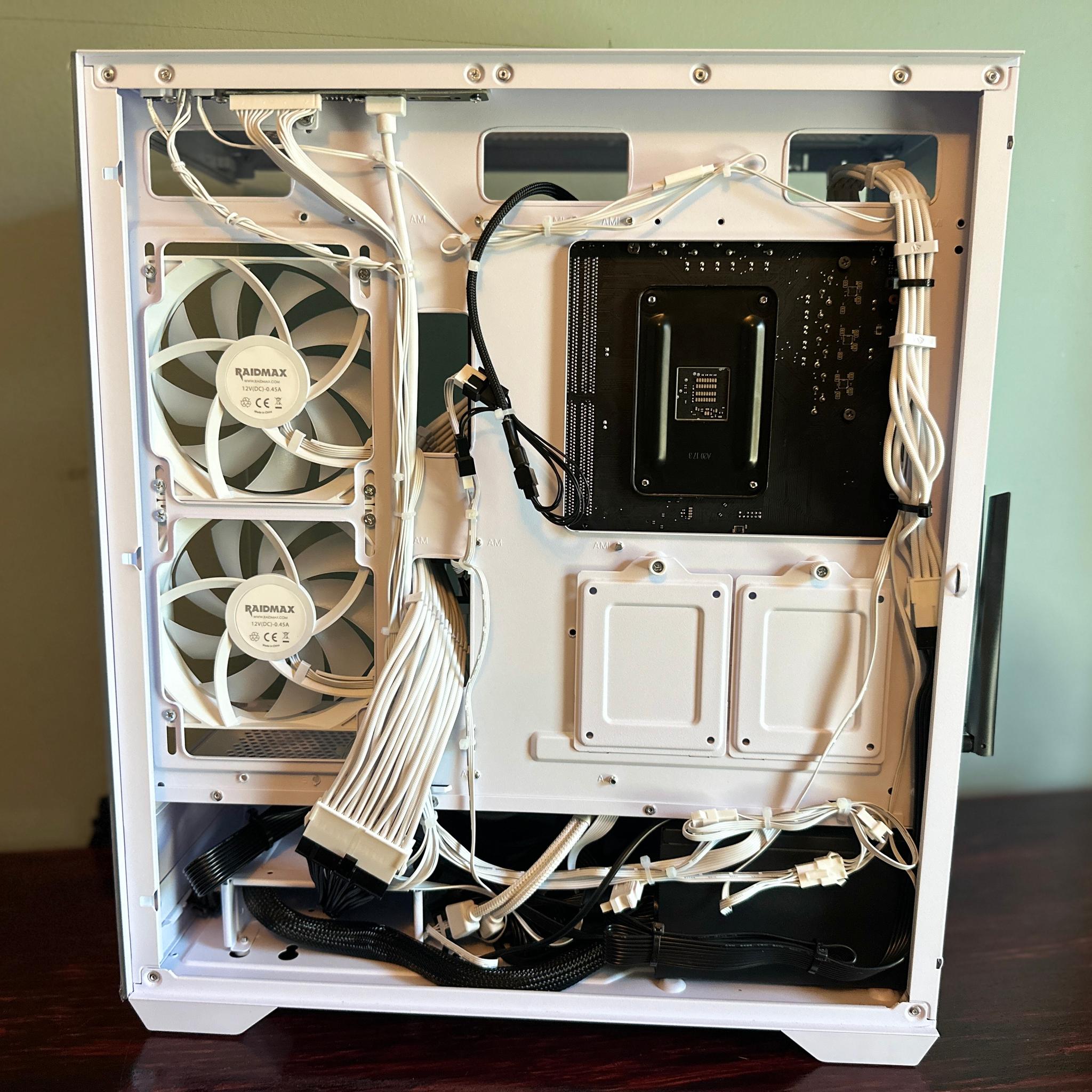 Moon Knight | Ryzen 5 3600 | RX580 8GB | 16GB RAM | 512GB NVME | WiFi