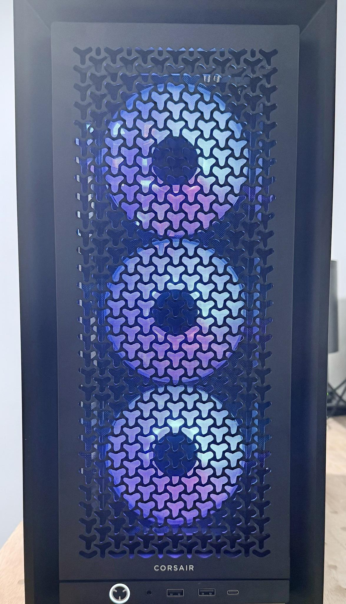 Corsair 4000D RTX 5070 OC 12GB