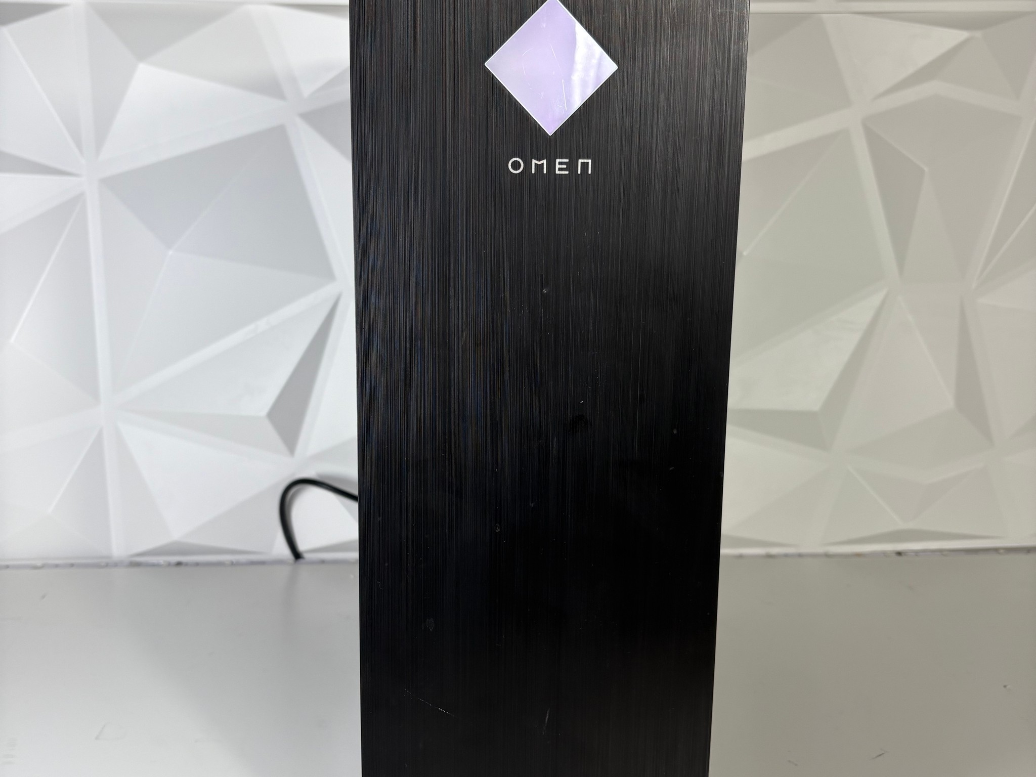 OMEN Gaming PC - RTX 3050 8GB / Intel Core i5 10400F/ 16GB DDR4