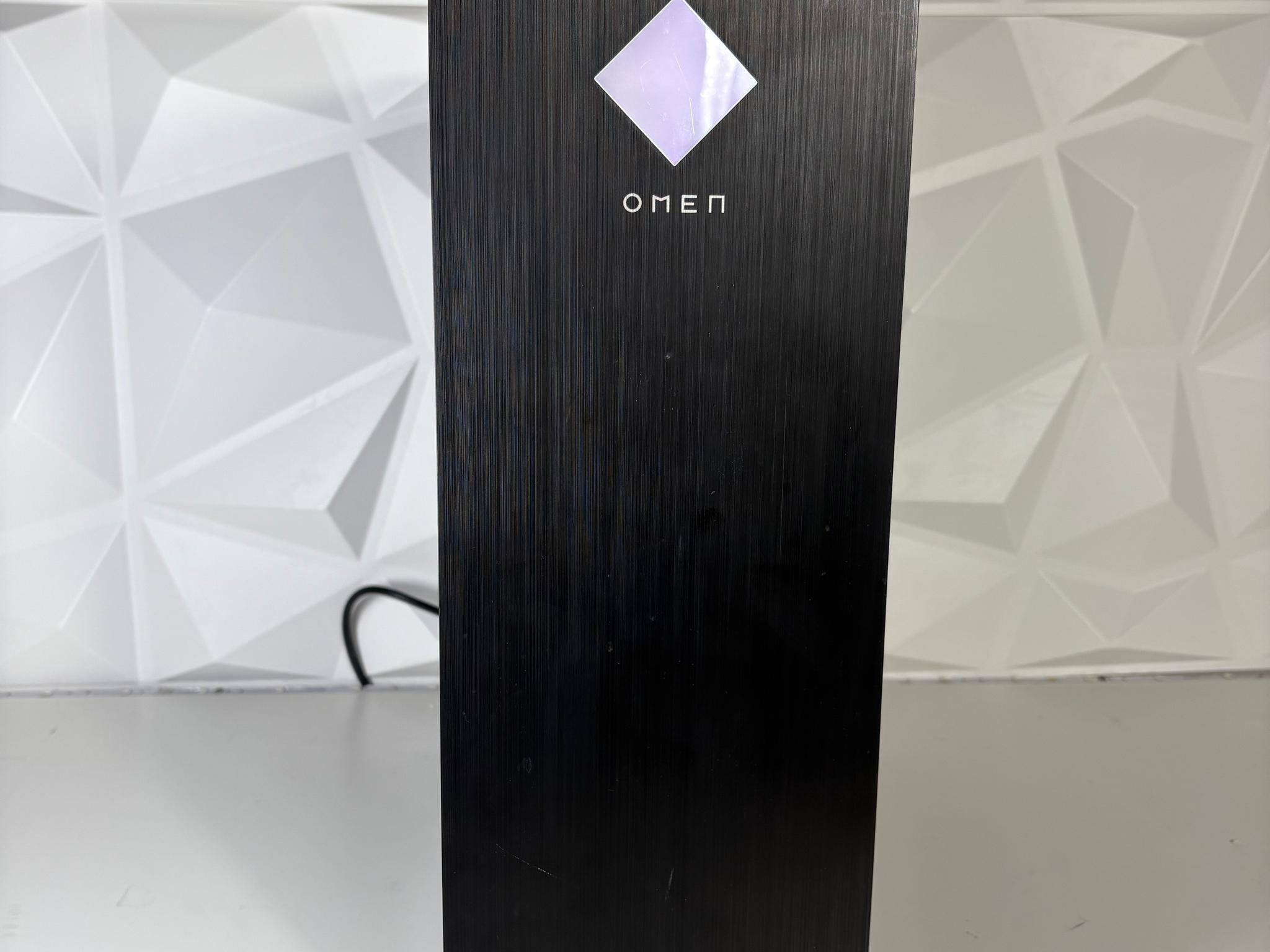 OMEN Gaming PC - RTX 3050 8GB / Intel Core i5 10400F/ 16GB DDR4