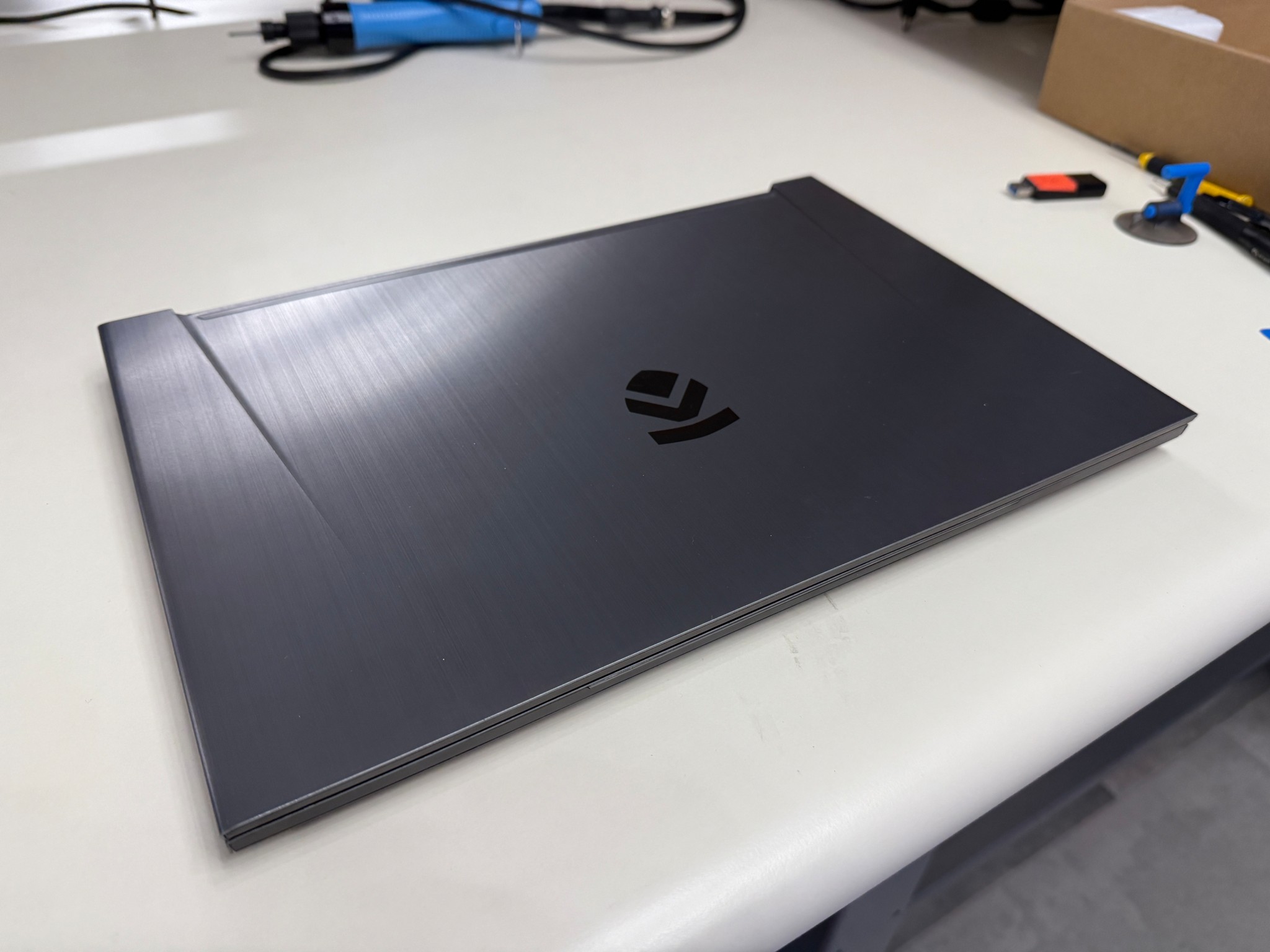 Eluktronics Mech-15 G2+i7-8750H+RTX 2060+16GB RAM+256 SSD