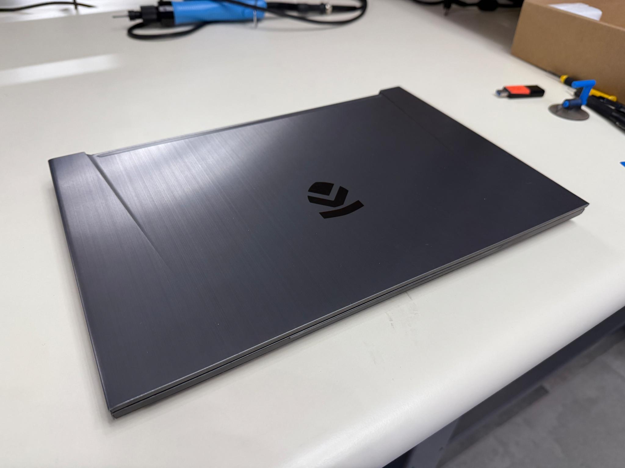 Eluktronics Mech-15 G2+i7-8750H+RTX 2060+16GB RAM+256 SSD