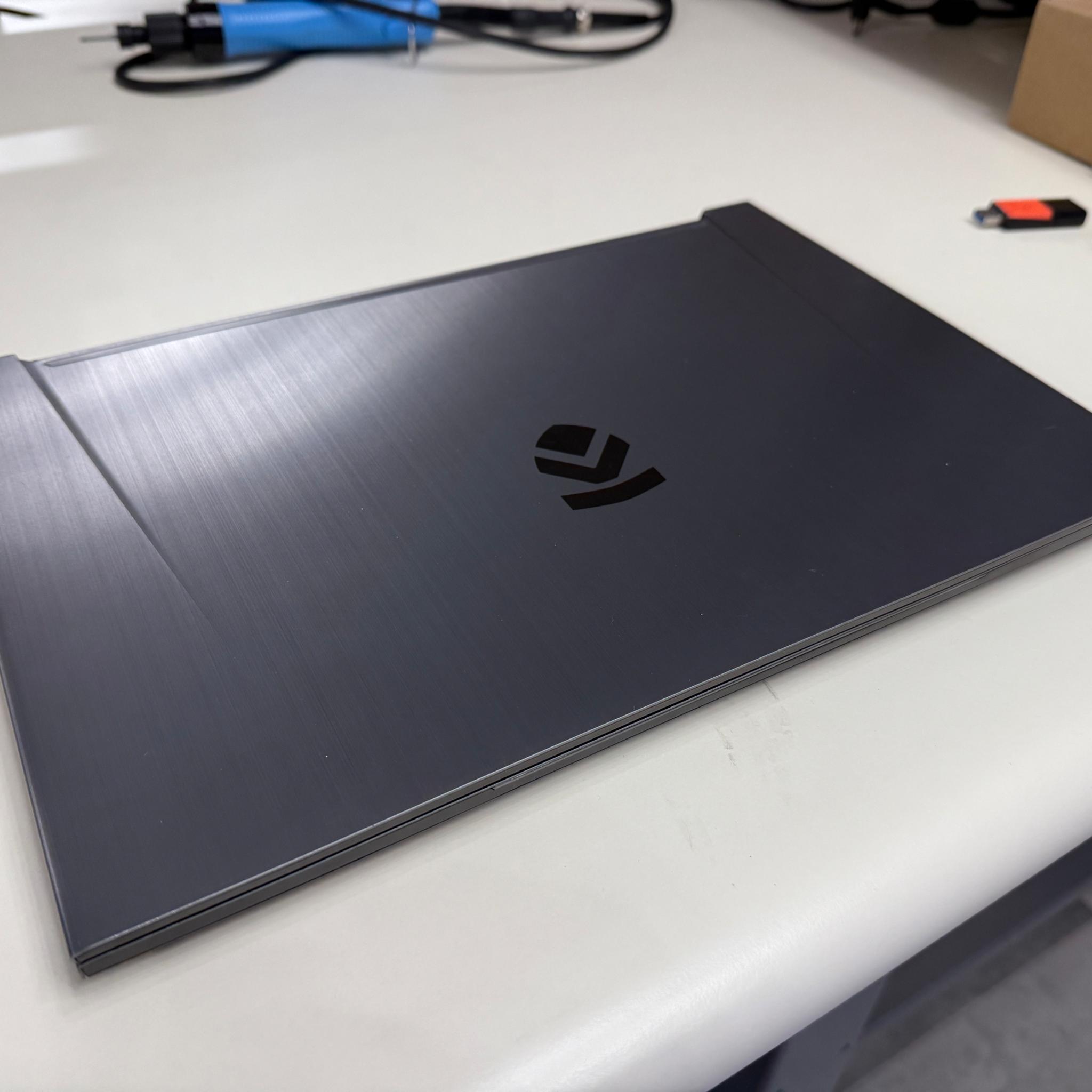 Eluktronics Mech-15 G2+i7-8750H+RTX 2060+16GB RAM+256 SSD