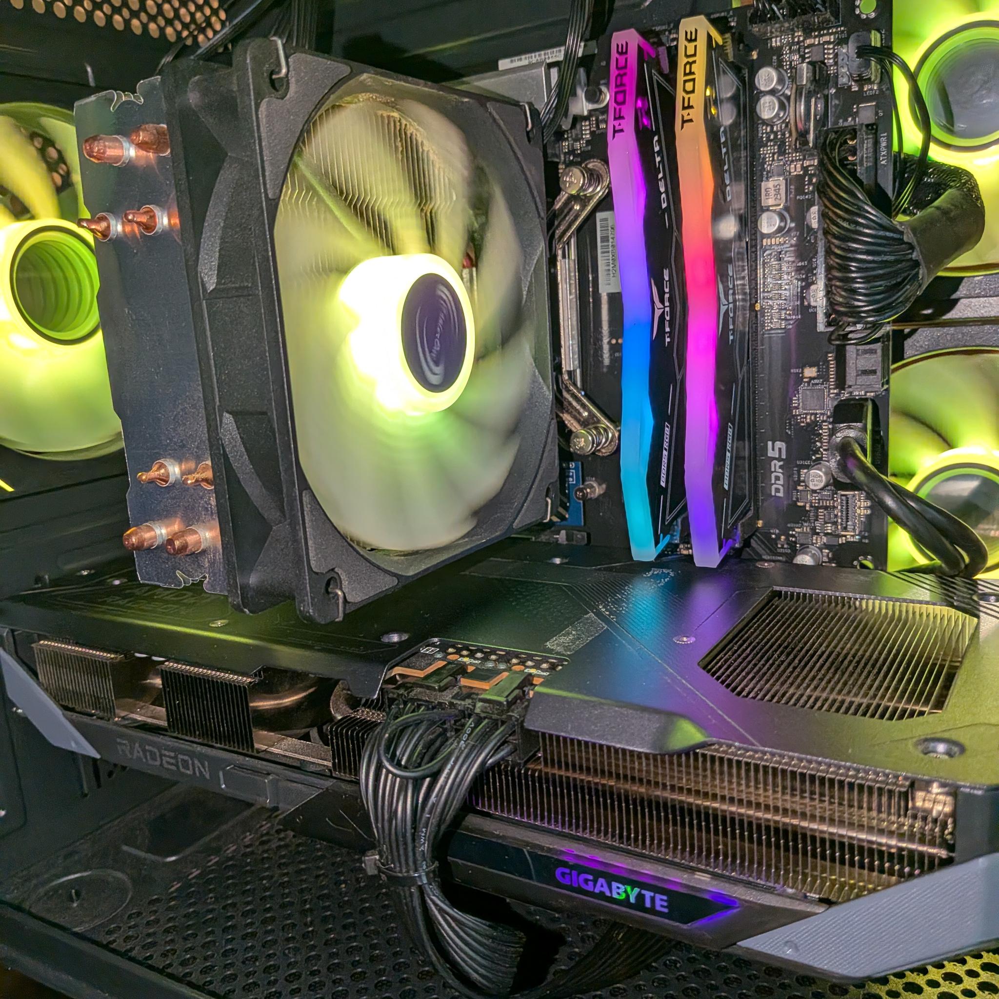 i5-14400F | RX 9070 16GB | 16GB DDR5 | 1TB SSD | 1 TB HDD | 650W GOLD