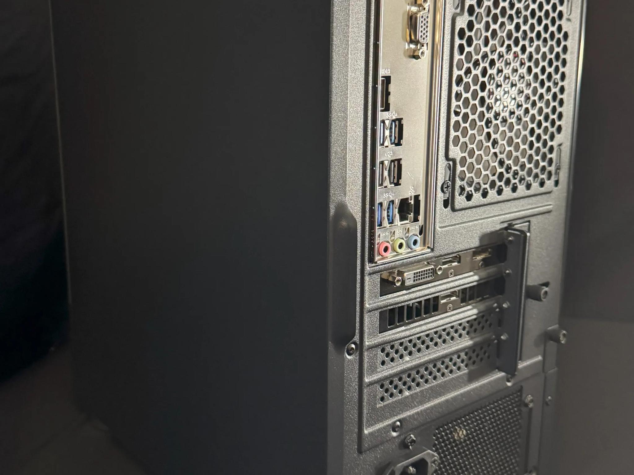 Nvidia RTX 2060 / Ryzen 5 2600x 16GB DDR4 Okinos Aqua aRGB gaming pc