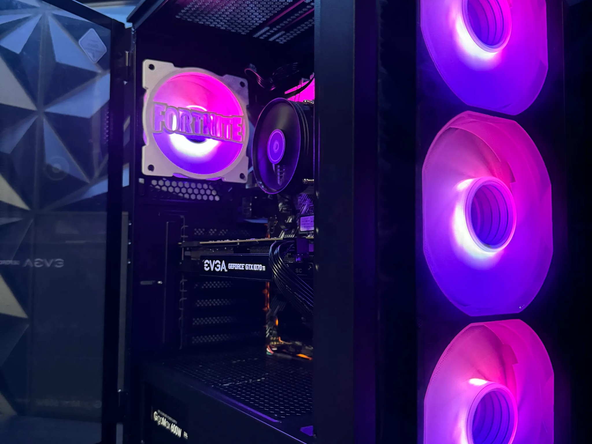 ⛏️🚌⚔️The Battle Bus⛏️🚌⚔️|i5 10500| GTX 1070Ti |16 GB DDR4| 1.5 TB SSD