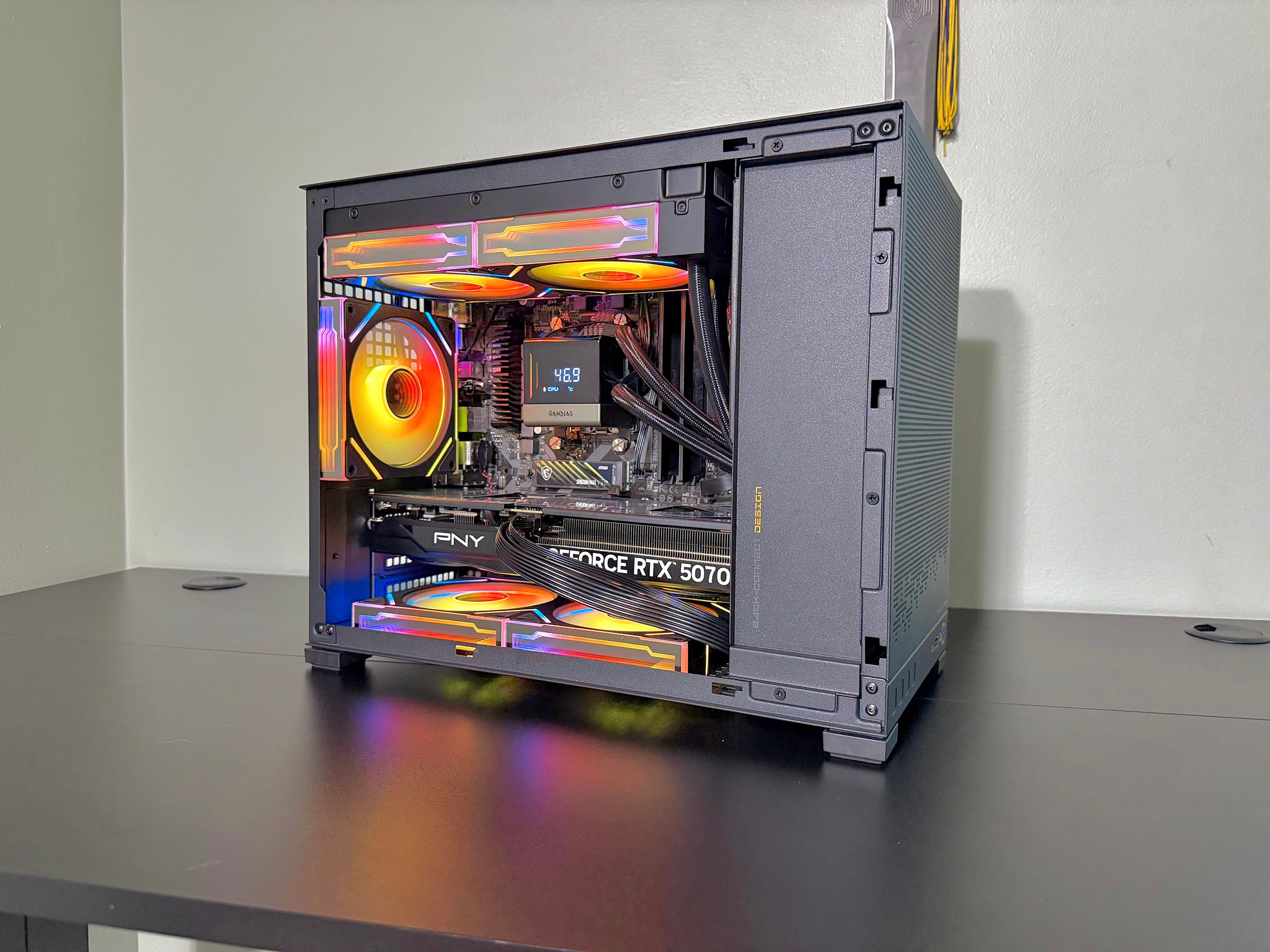 RTX 5070 OC | R7 7700x | 32GB DDR5 | 1TB SSD | LCD Liquid Cooler | Rosewill 1000w PSU Gaming PC