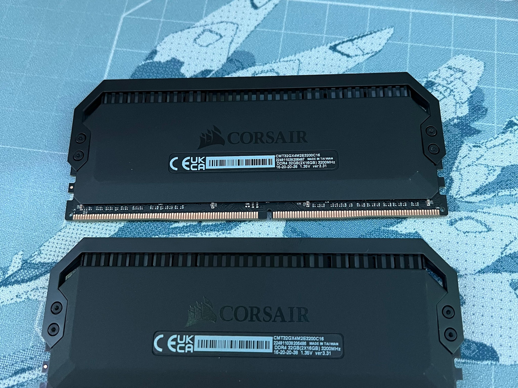 32gb 3200mhz CL16 DDR4 