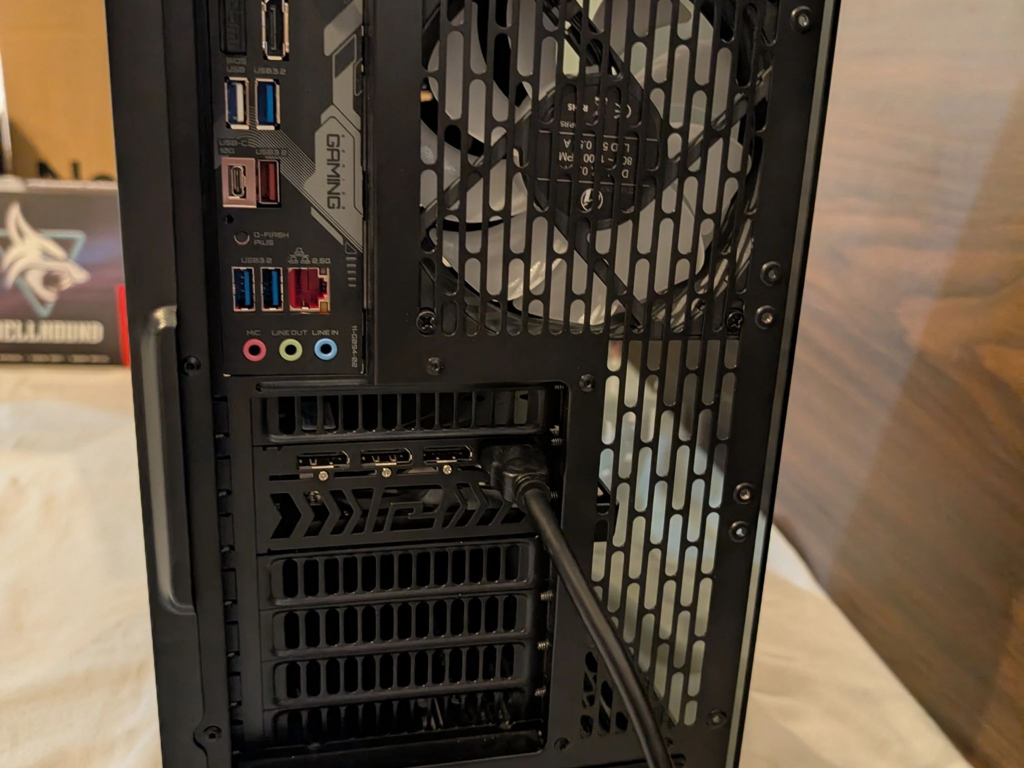 Fractal North Wood Gaming RGB PC - Ryzen 5 7600X / Radeon RX 7700XT 12GB / 32GB DDR5 / 2TB SSD / AIO