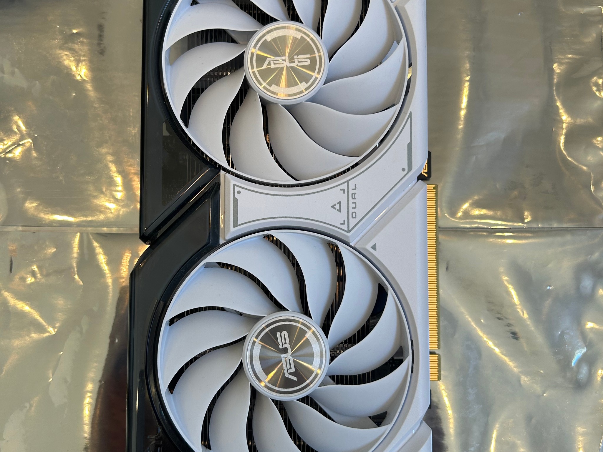 The ASUS Dual RTX 4060 OC White Edition
