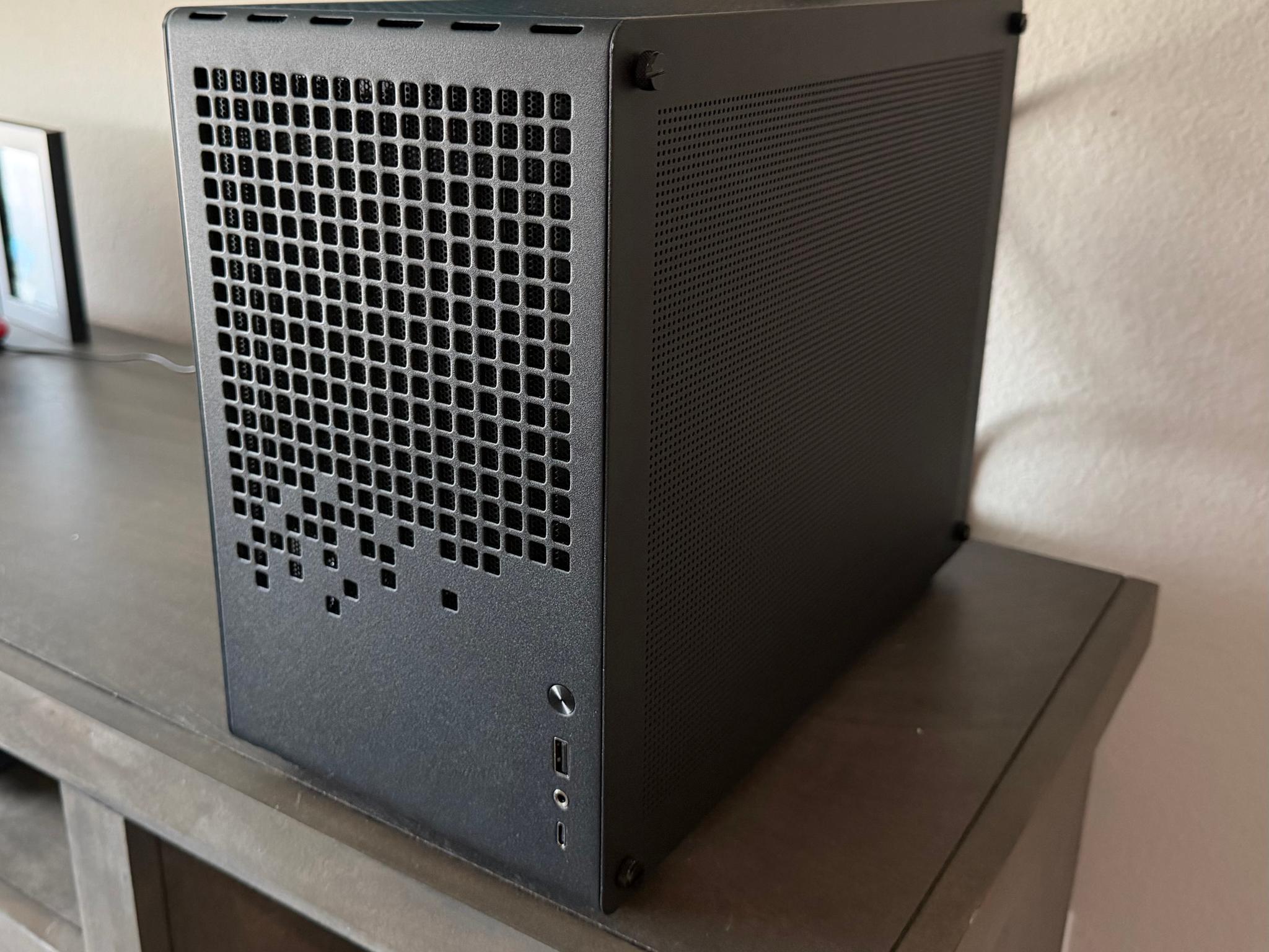 7600x3d/9070xt Micro Gaming PC