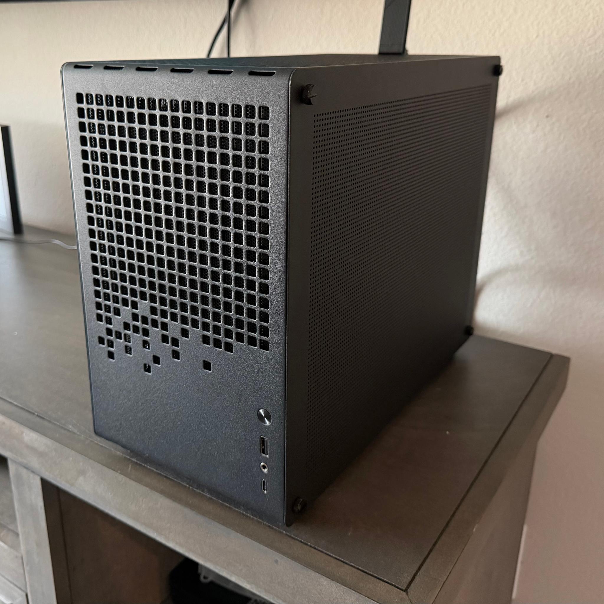 7600x3d/9070xt Micro Gaming PC