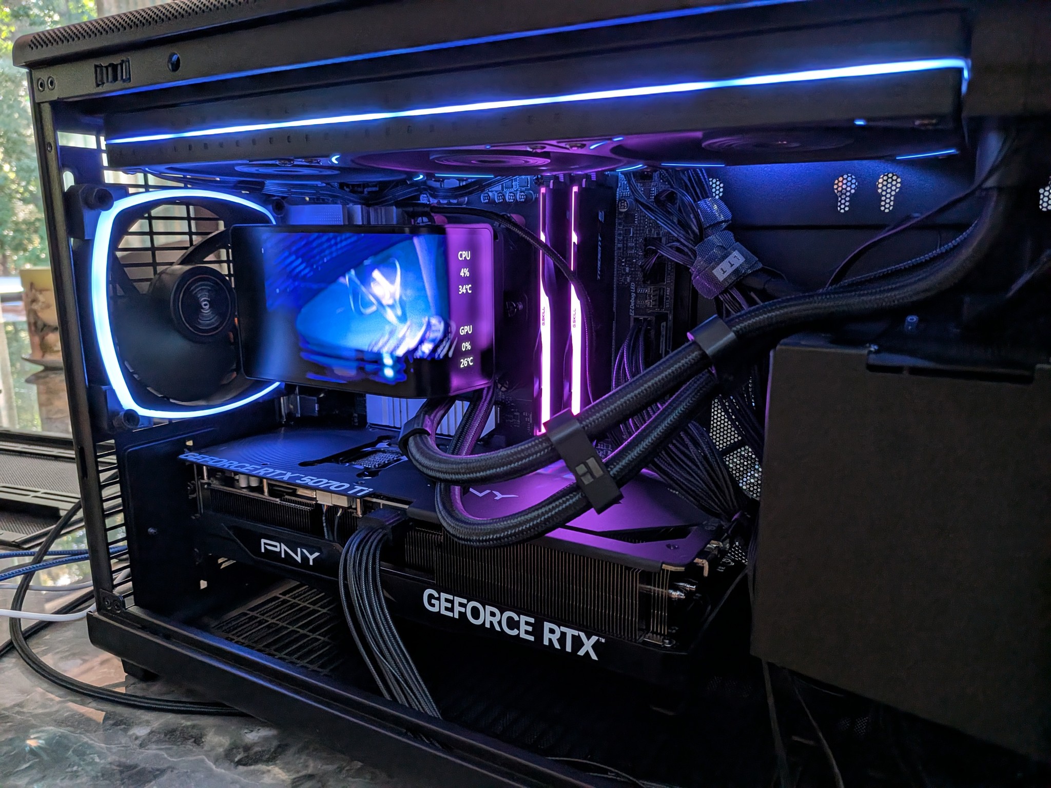 4K Stargate - RTX 5070 Ti, Ryzen 7 9800X3D, 32 GB DDR5, 2 TB Gen 4 NVME, RGB, Liquid Cooled