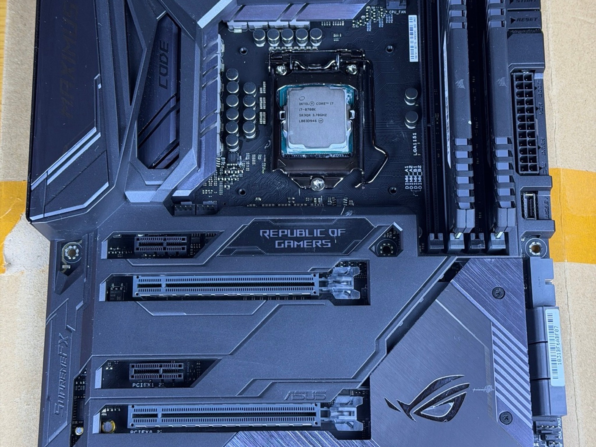 🔥ROG MAXIMUS X CODE🔥 WiFi ATX |LGA1151| i7-8700k | Corsair RGB VENGEANCE 2x8gb Ram