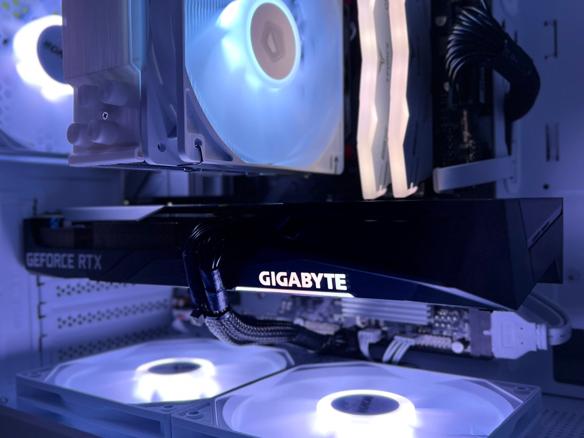 R5 7600 + 3060 Ti | 16GB DDR5 | 1TB NVMe | 1080p Beast Gaming PC