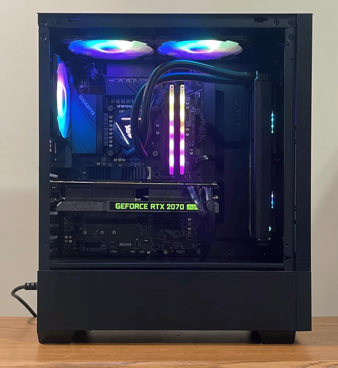 The Continental 🏨/ RTX 2070 Super 8GB, i5 10400 Gaming PC
