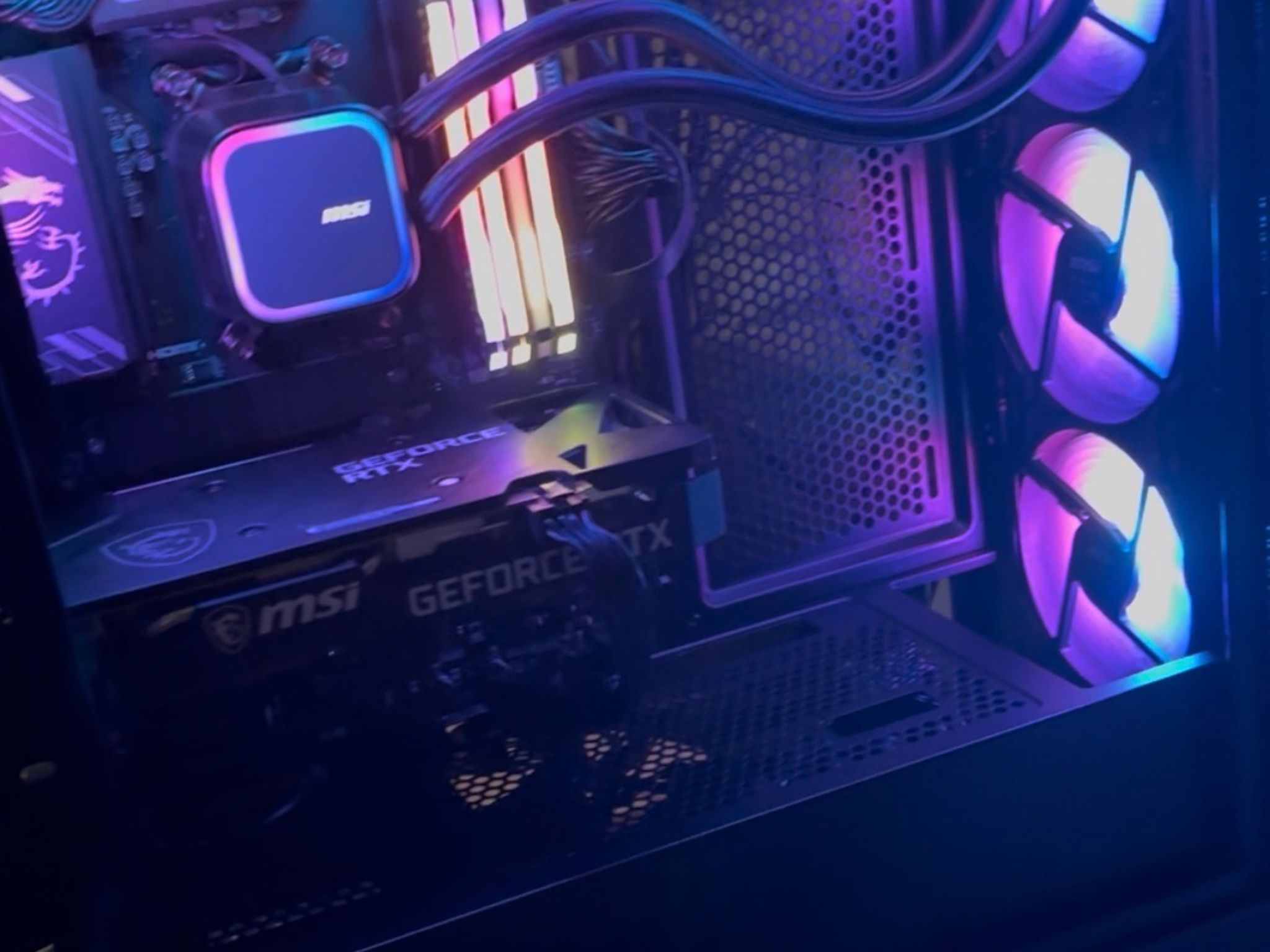 itle: Gaming PC – Ryzen 5 5600X | RTX 3060 | 32GB RGB | 1TB SSD  Description: Clean MSI gaming PC