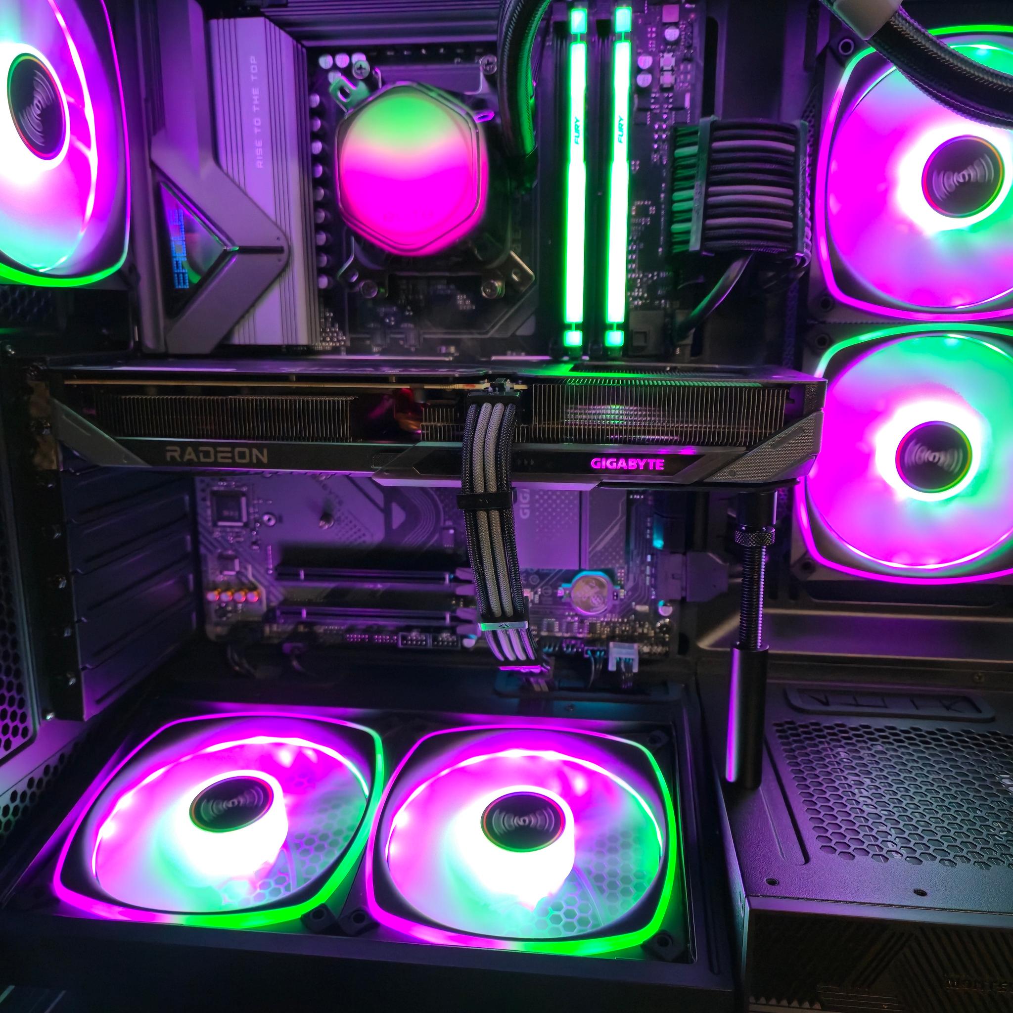 Ryzen 7 7800X3D - RX 9060 XT 16GB - 32GB DDR5 6000 CL30 - Gen4 NVMe - Montech Sky 3 - Custom PC