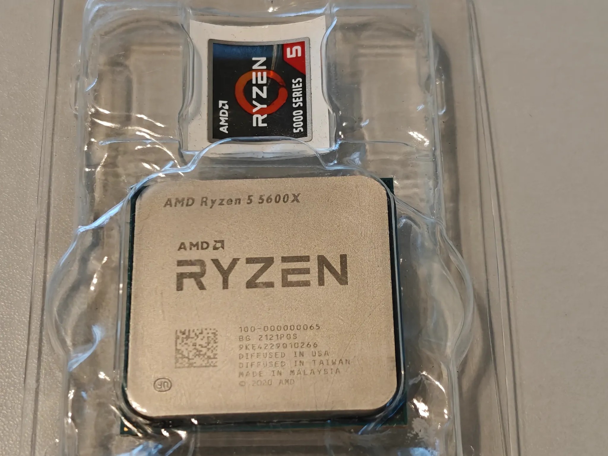 AMD Ryzen 5 5600X - Ryzen 5 5000 Series Vermeer (Zen 3) 6-Core 3.7 GHz Socket AM4 65W
