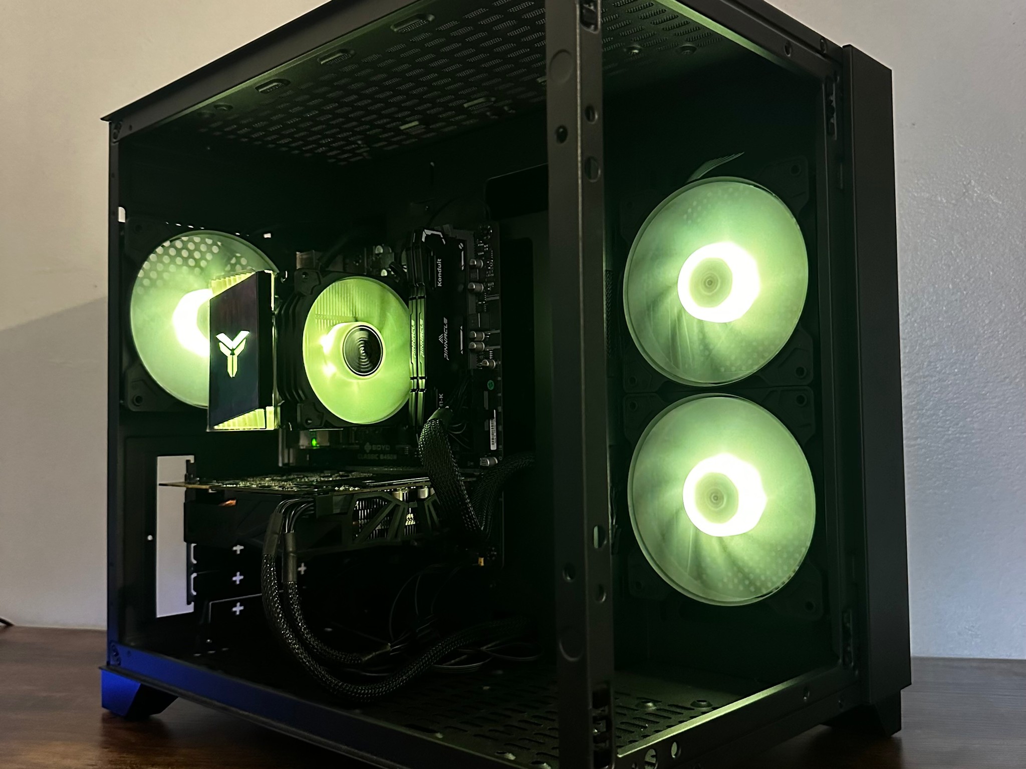 Gaming pc (Ryzen 5 + GTX 1070 + 16GB RAM)