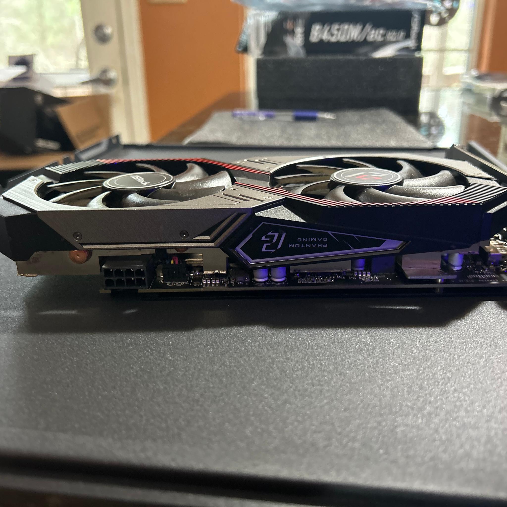 Asrock phantom 5500 xt 8 gb like new