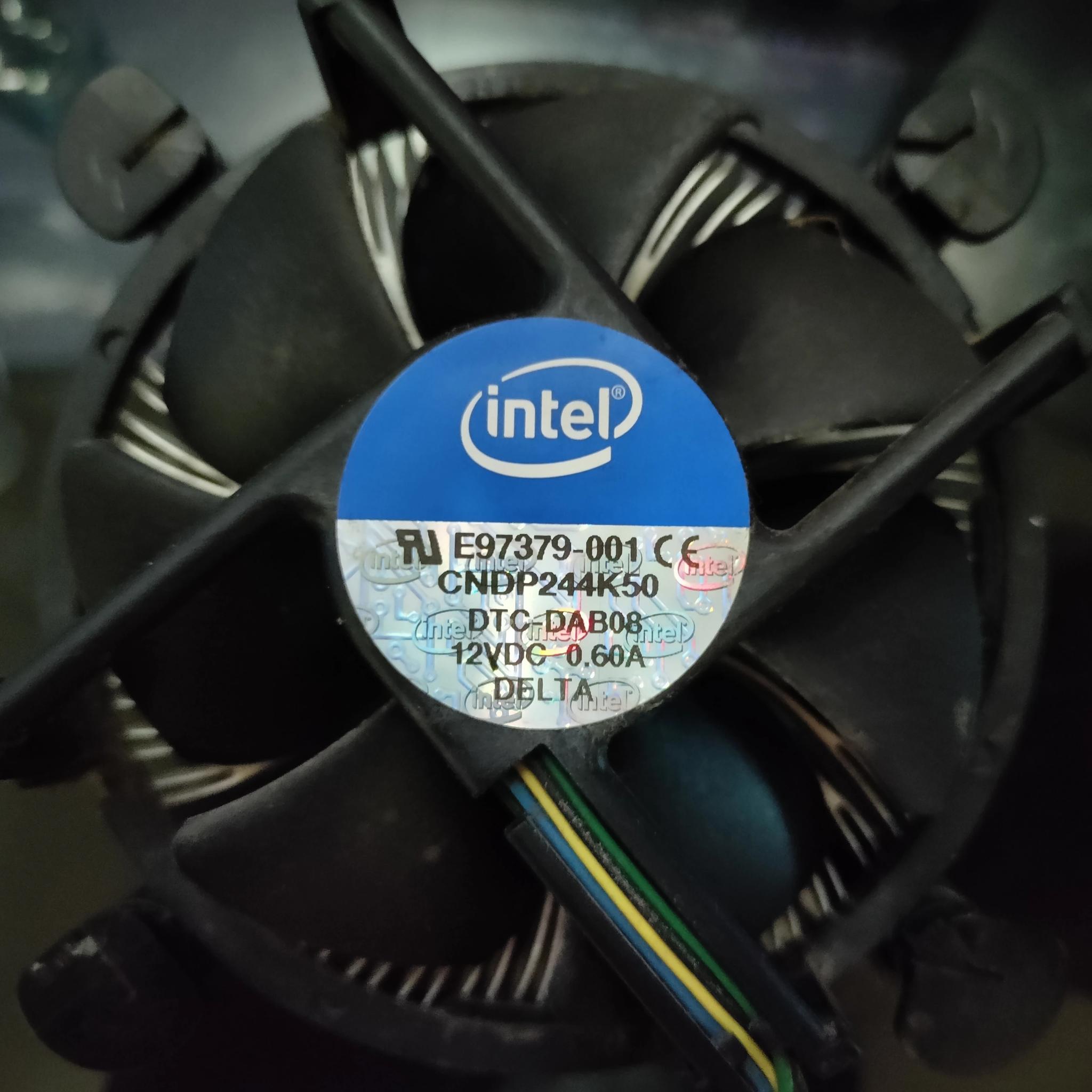 Intel Core i5-3570 CPU (3.4 GHz) + Stock Cooler!!! 😎