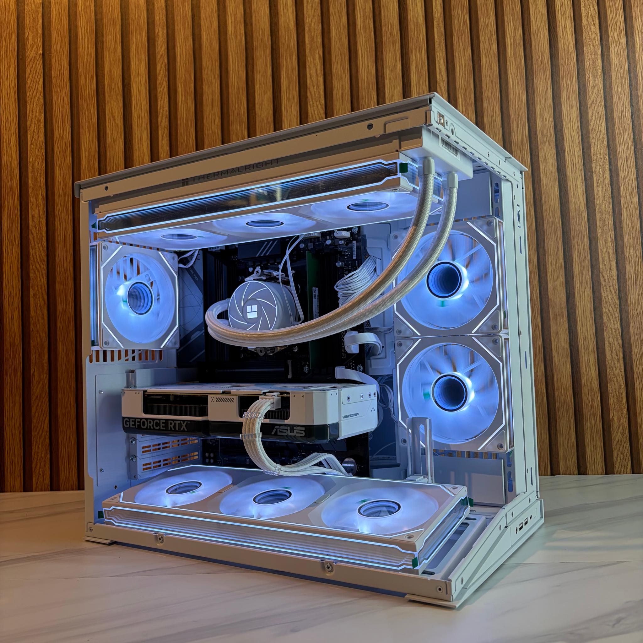 RTX 4070 | RYZEN 5 9600X | 16GB DDR5 | 2TB NVME | 650W | 360MM AIO | Windows 11 pro