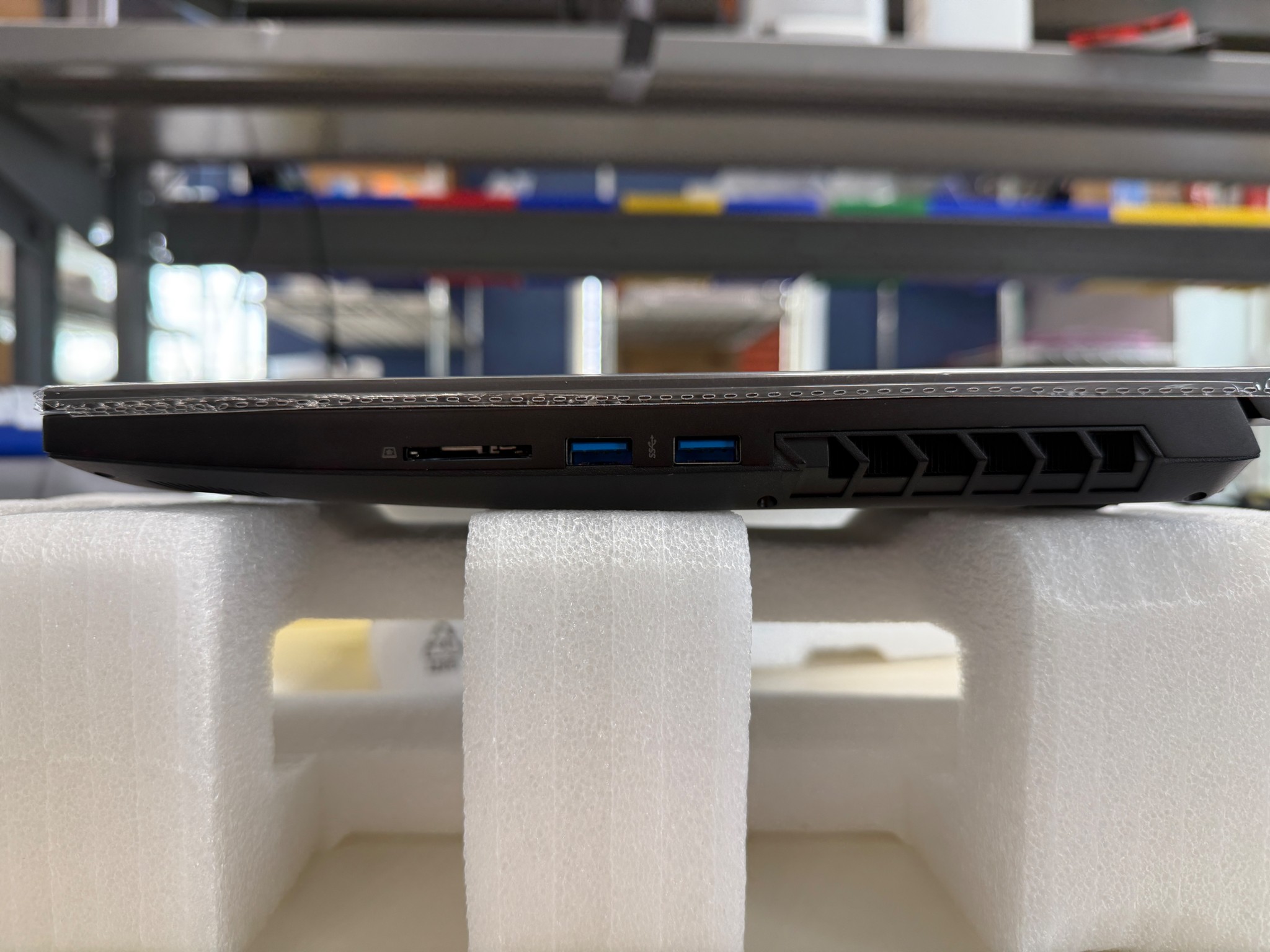 Eluktronics Mech-15 G3, i7-11800H, RTX 3080, 32GB Ram, 2TB SSD, 165HZ