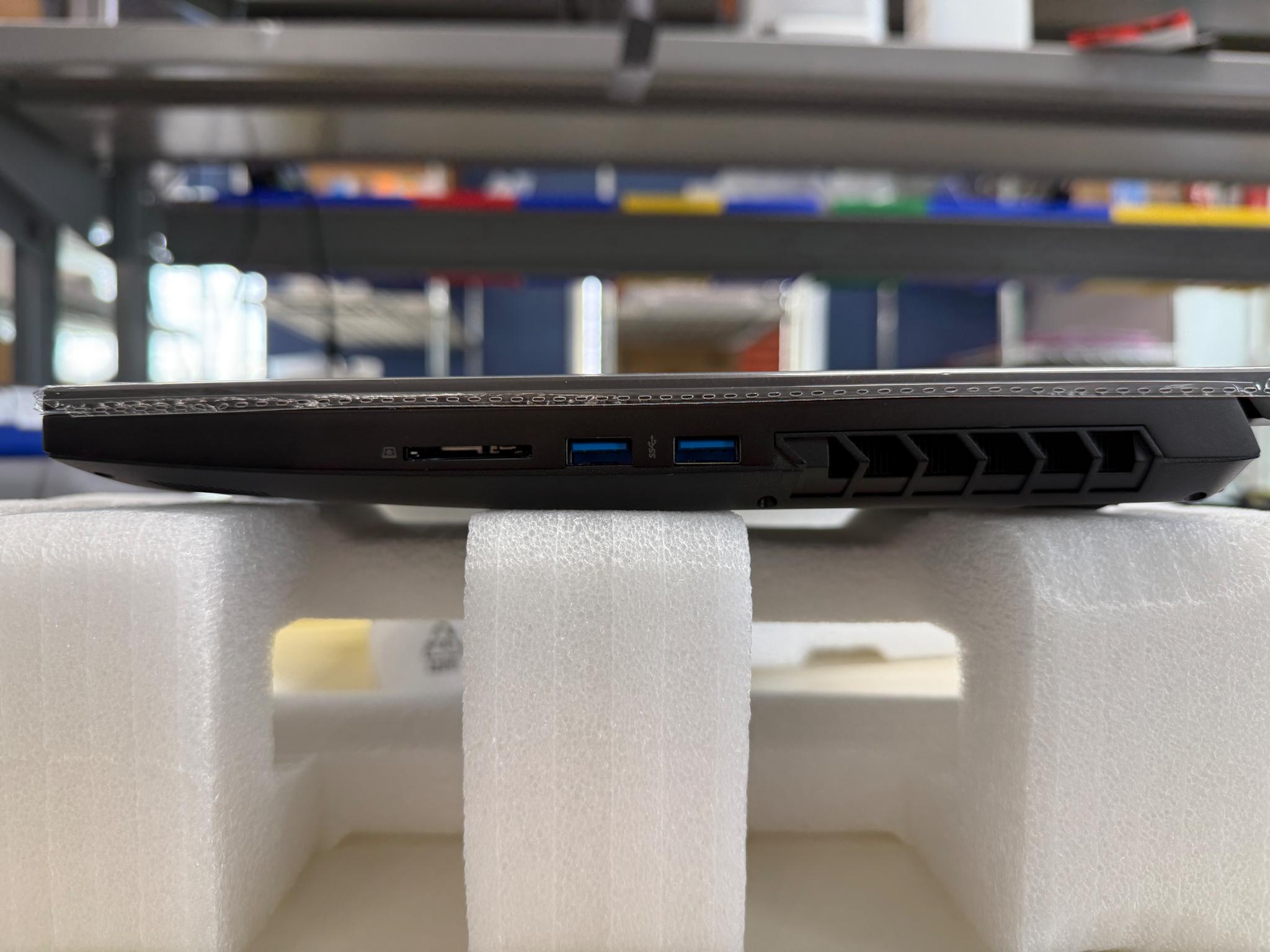 Eluktronics Mech-15 G3, i7-11800H, RTX 3080, 32GB Ram, 2TB SSD, 165HZ