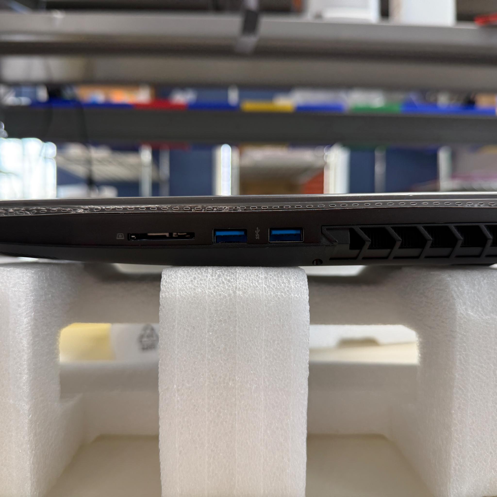 Eluktronics Mech-15 G3, i7-11800H, RTX 3080, 32GB Ram, 2TB SSD, 165HZ
