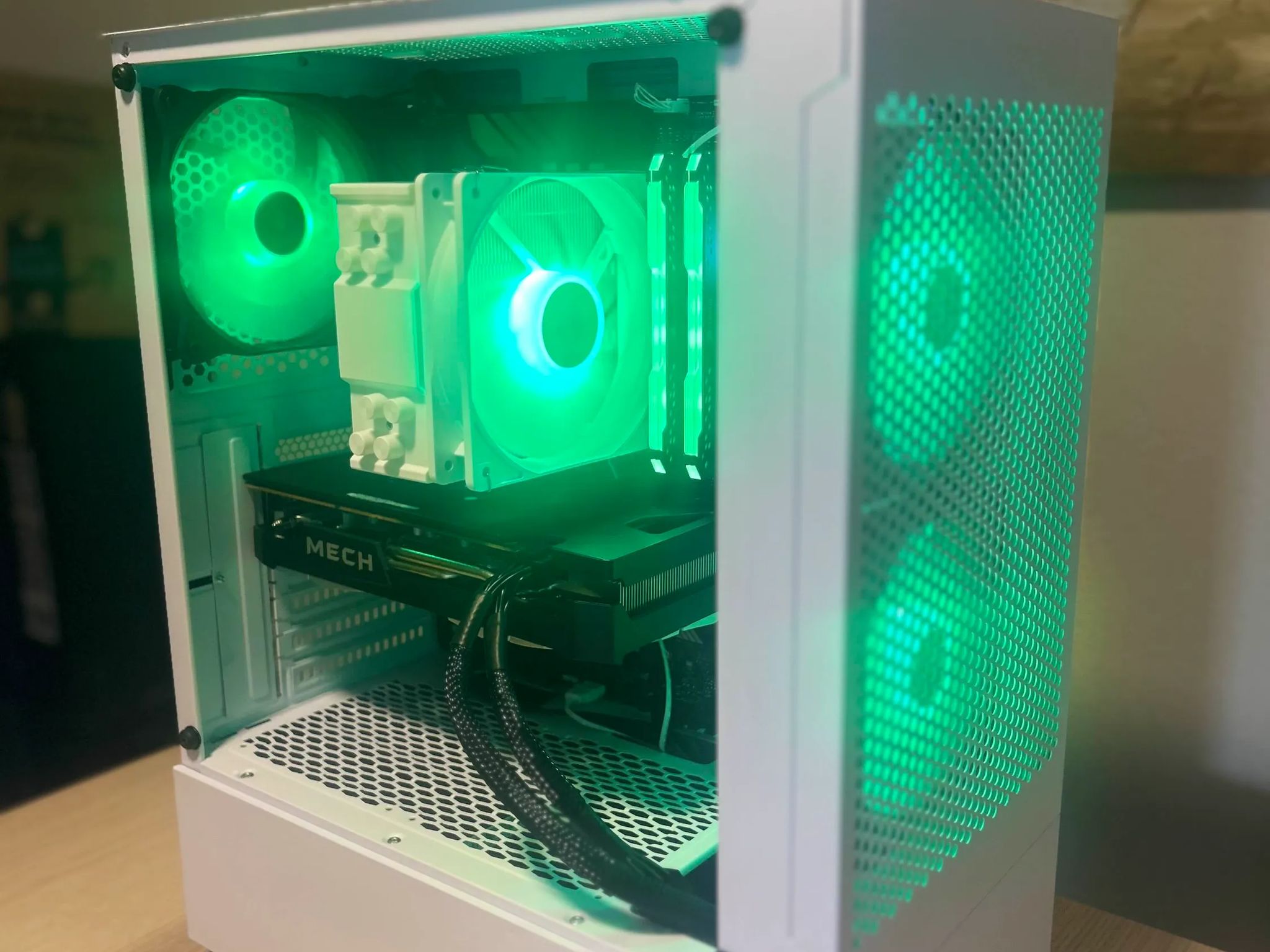 RX 6600XT / AMD Ryzen 5600x / 1TB M.2 / 16GB DDR4 / 600W 80+ Gold